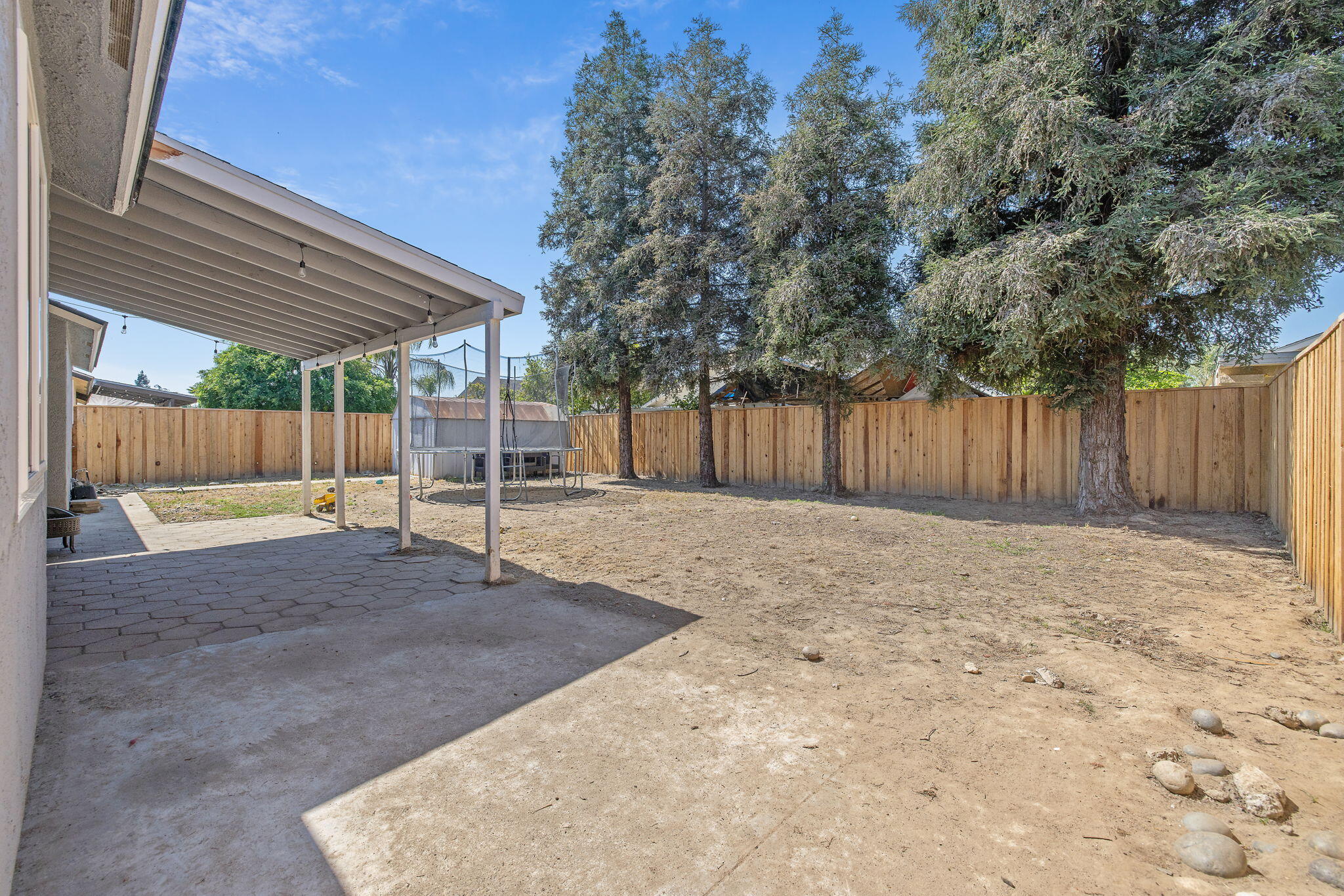 517 Tucker Ave, Sanger, CA 93657