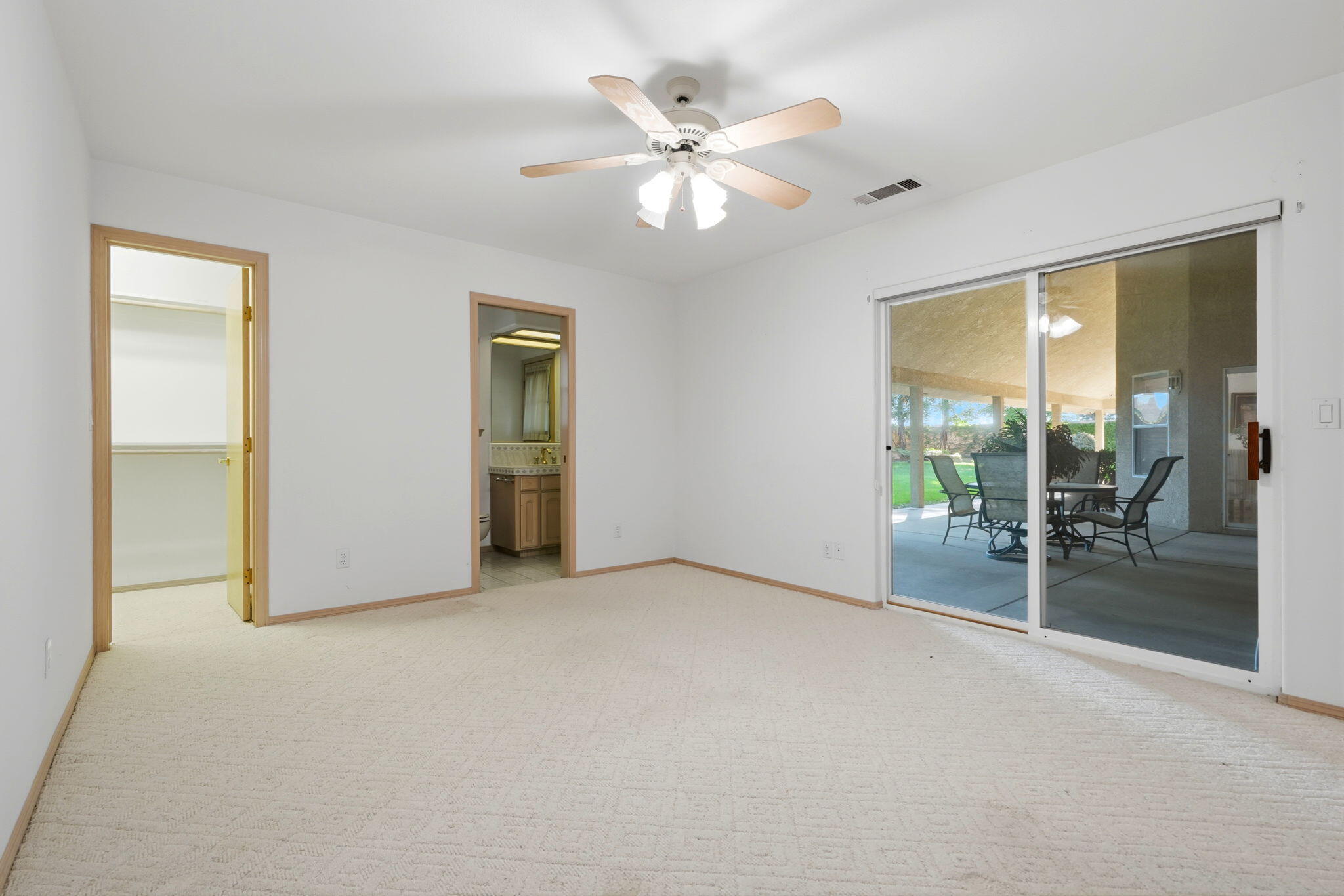 3403 E Vassar Ct, Visalia, CA 93292