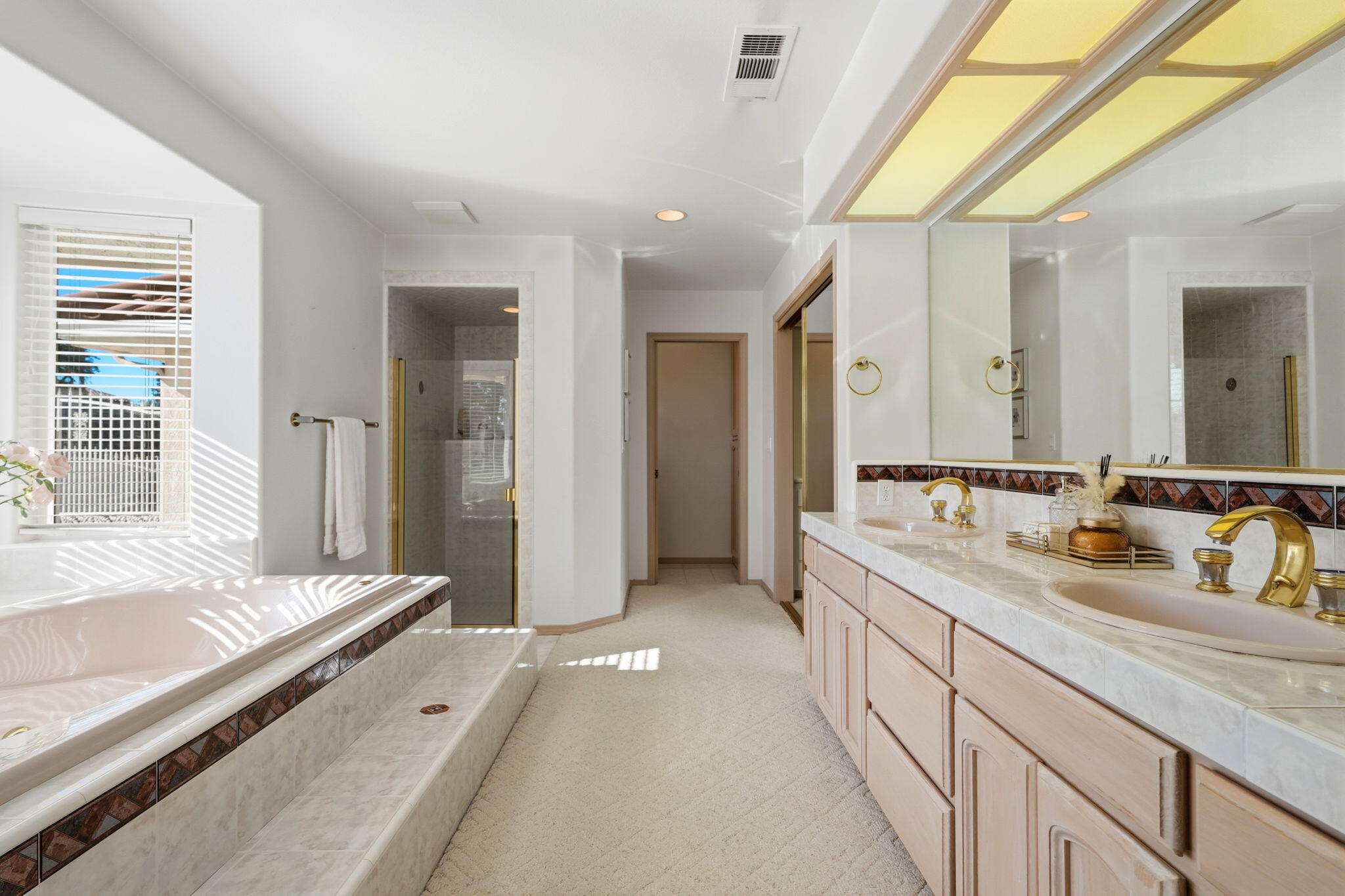 3403 E Vassar Ct, Visalia, CA 93292