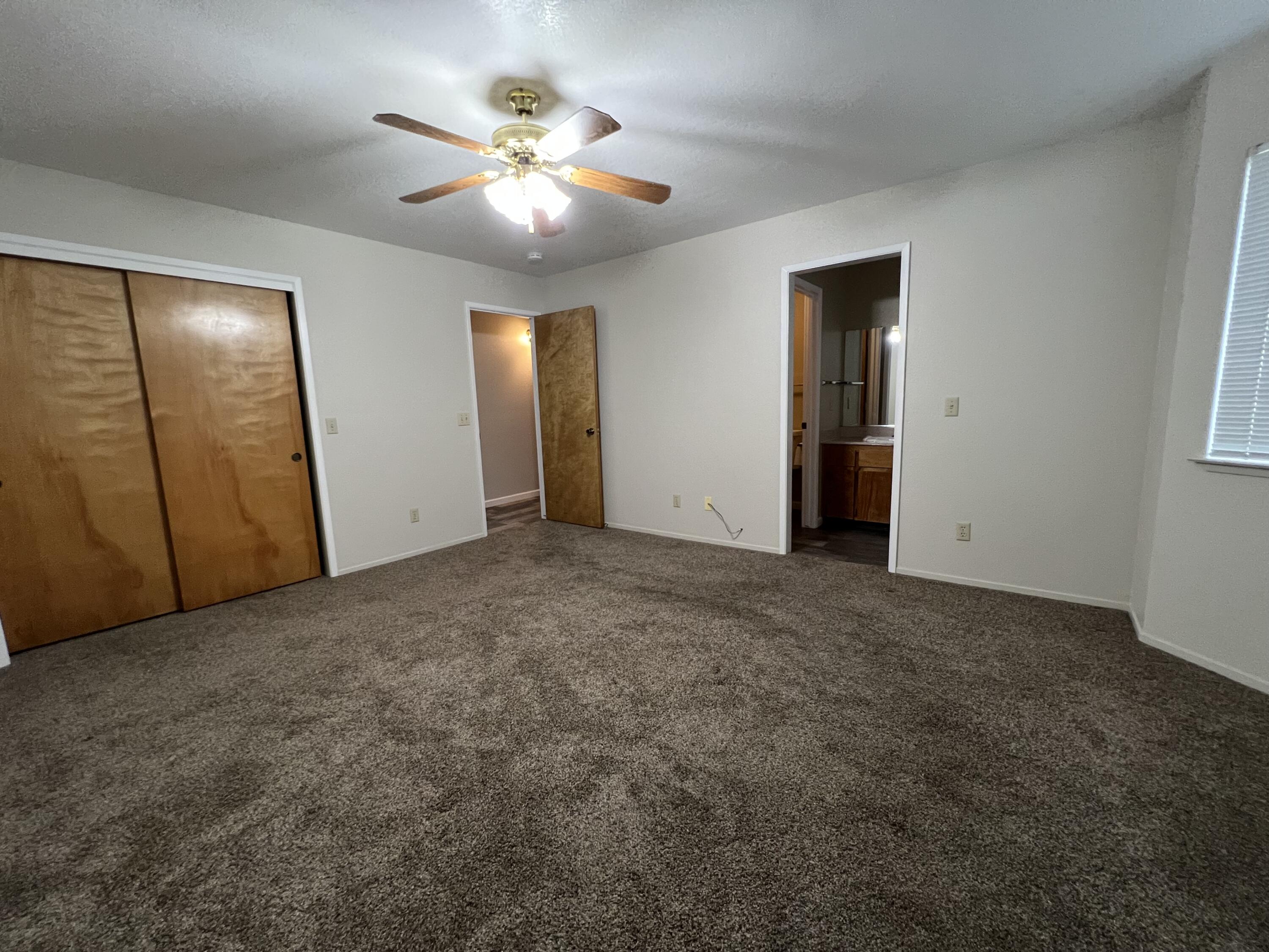 576 S Aronian St, Tulare, CA 93274