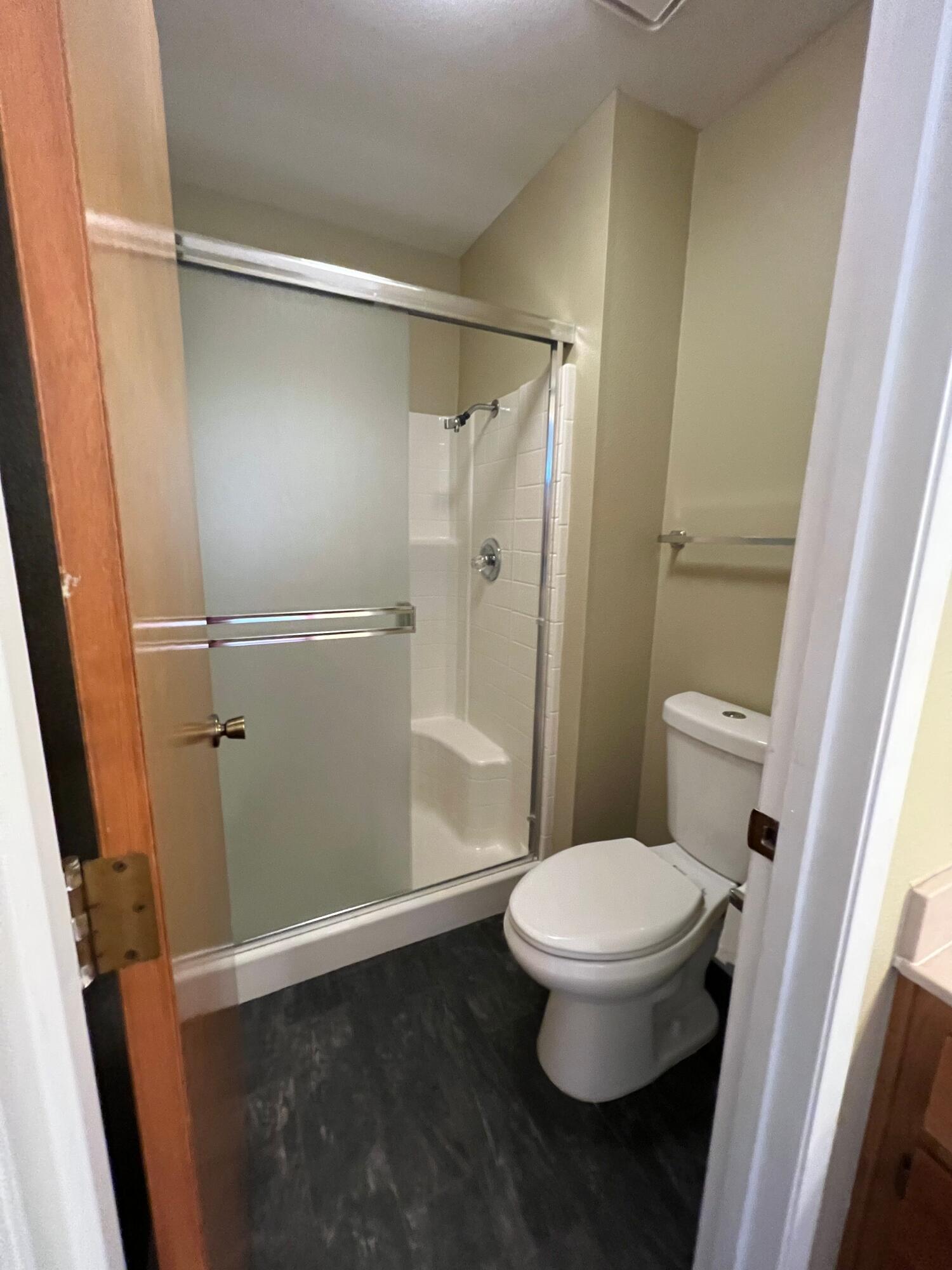 576 S Aronian St, Tulare, CA 93274