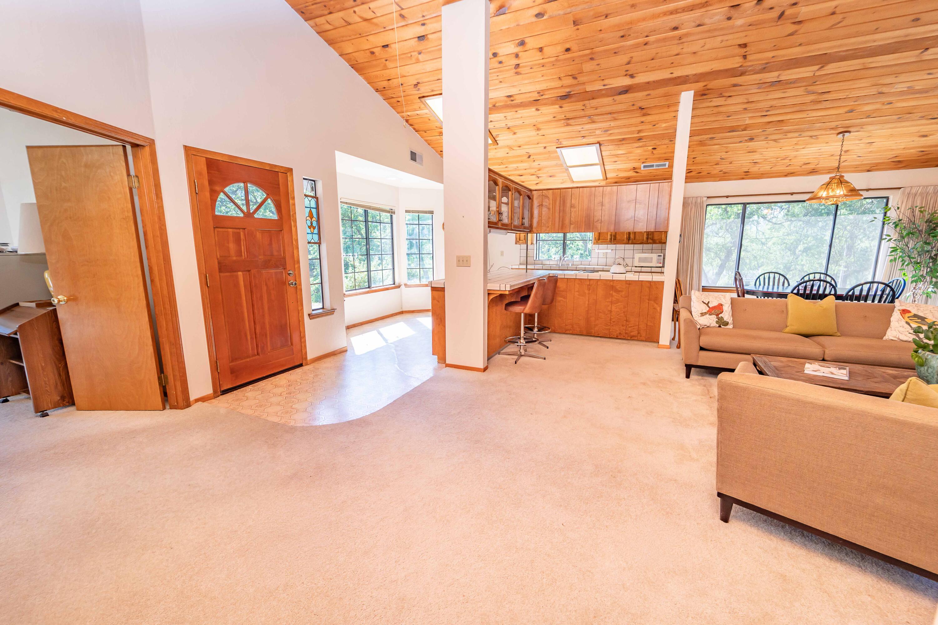 40962 Oakridge Dr, Three Rivers, CA 93271