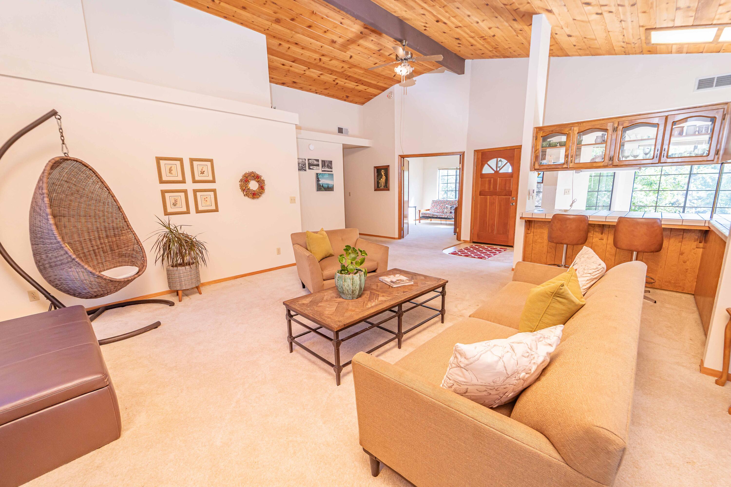 40962 Oakridge Dr, Three Rivers, CA 93271