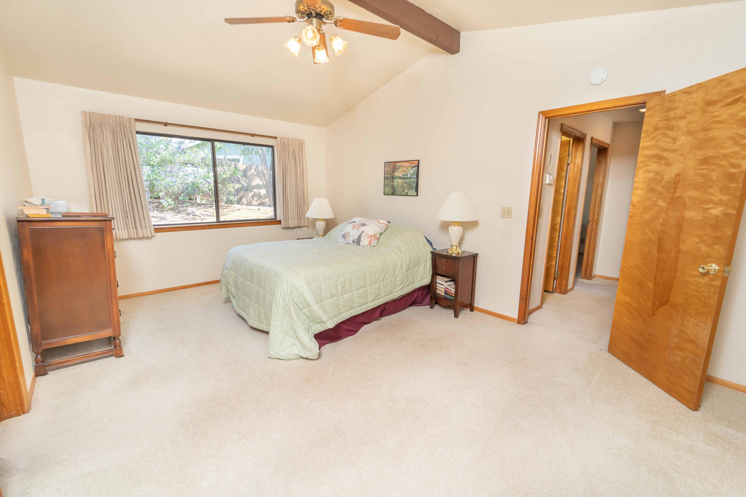 40962 Oakridge Dr, Three Rivers, CA 93271