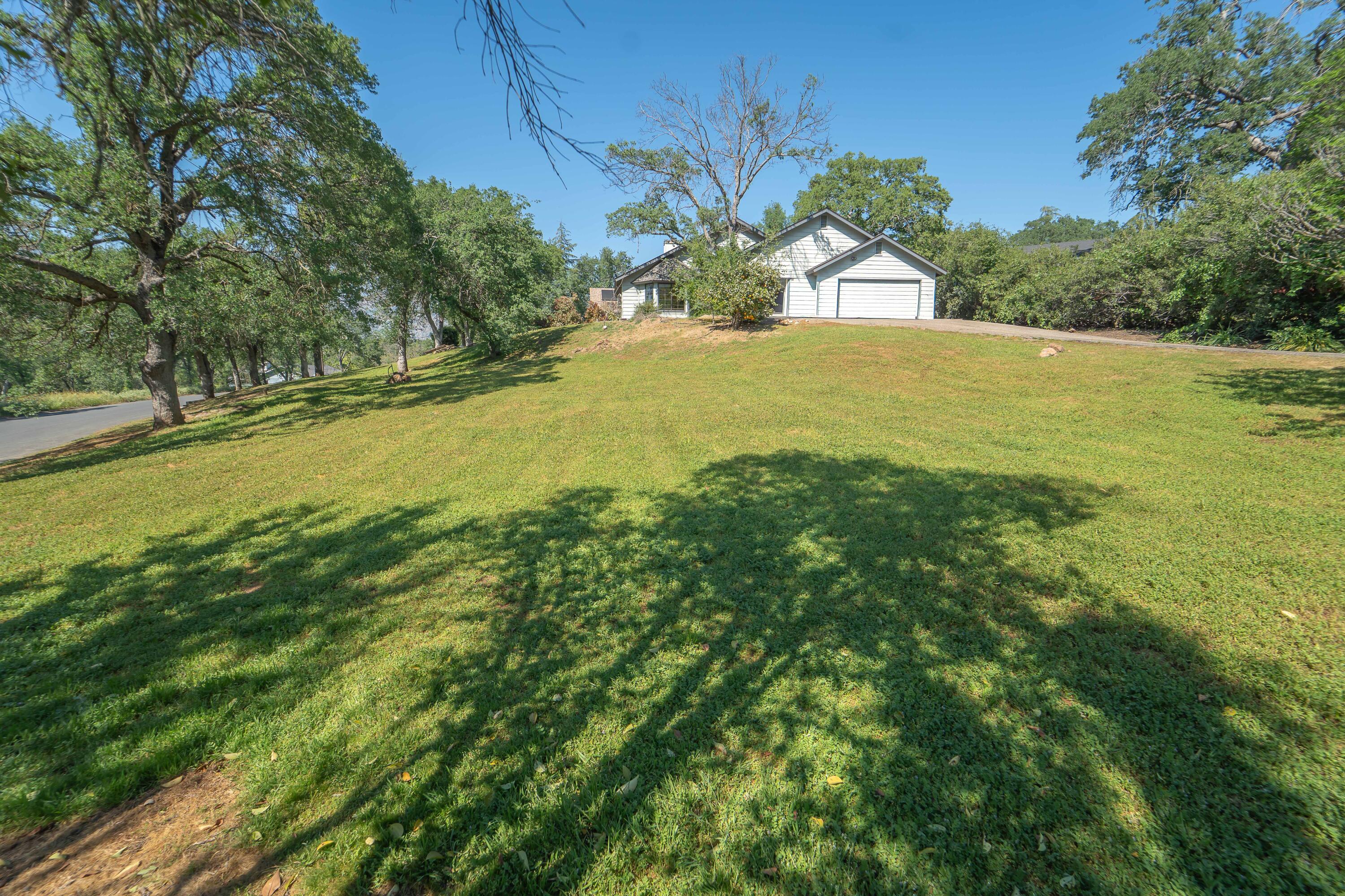 40962 Oakridge Dr, Three Rivers, CA 93271