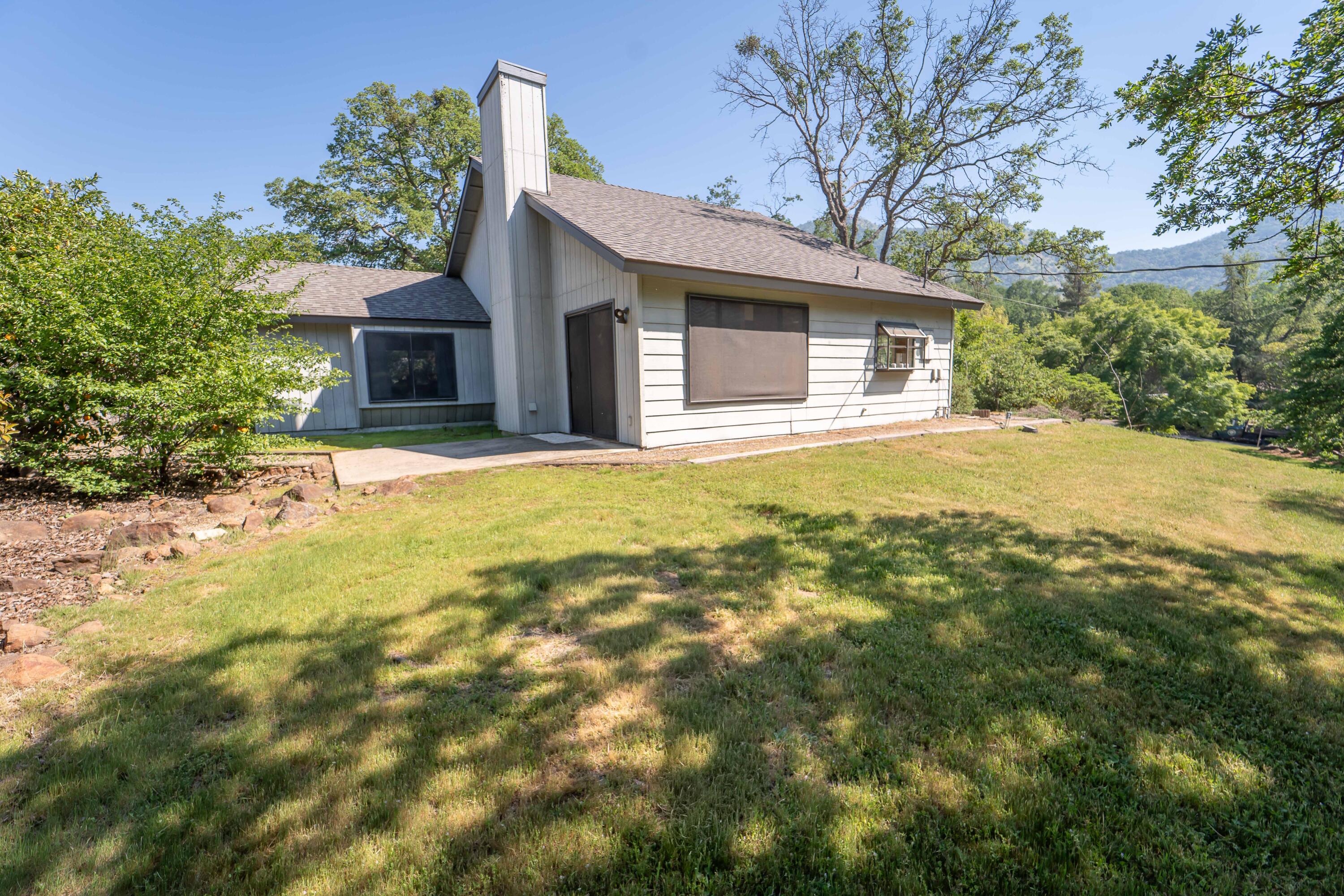 40962 Oakridge Dr, Three Rivers, CA 93271