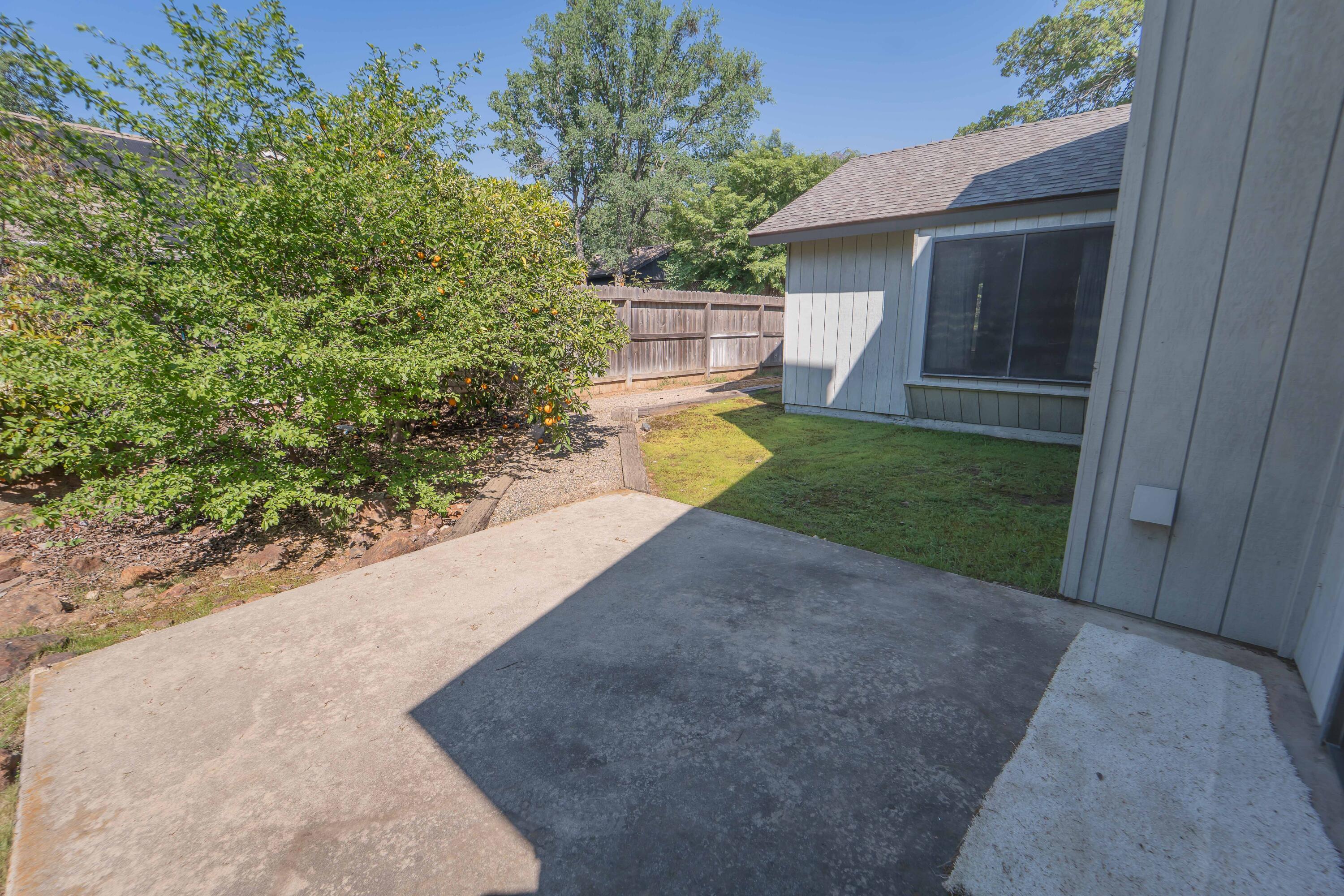 40962 Oakridge Dr, Three Rivers, CA 93271