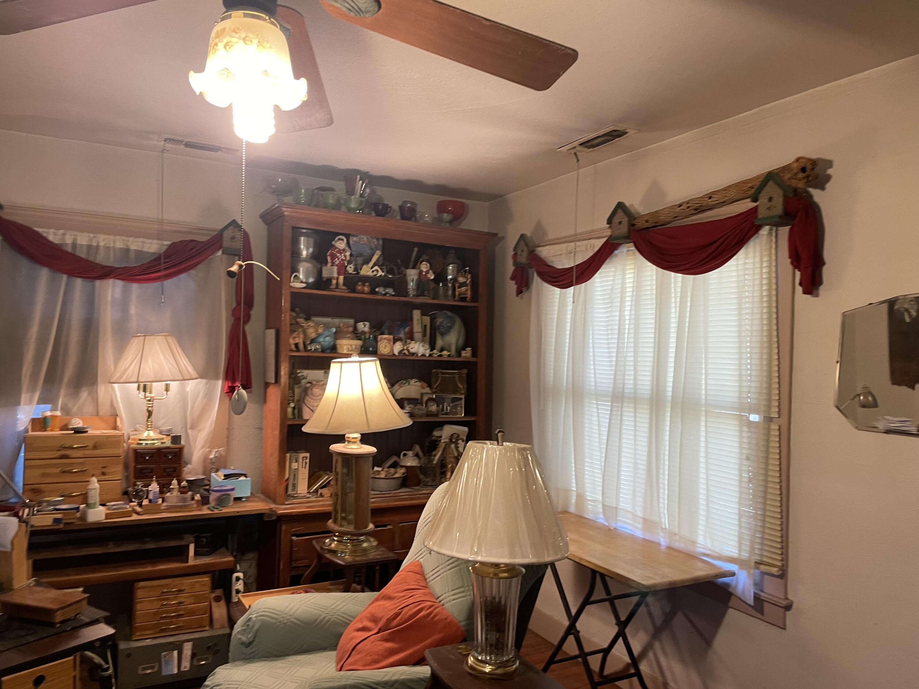 420 E Fountain Way, Fresno, CA 93704