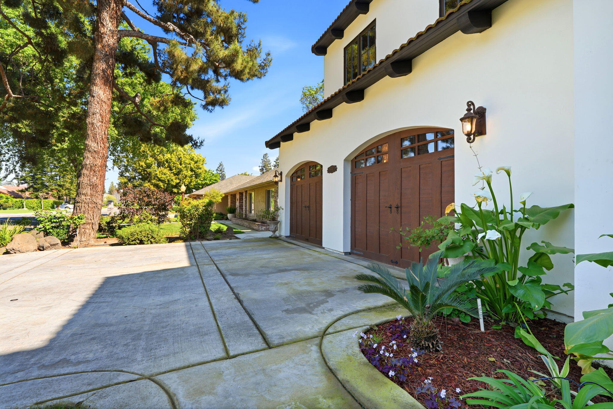 3939 W W Robinwood Ct, Visalia, CA 93291