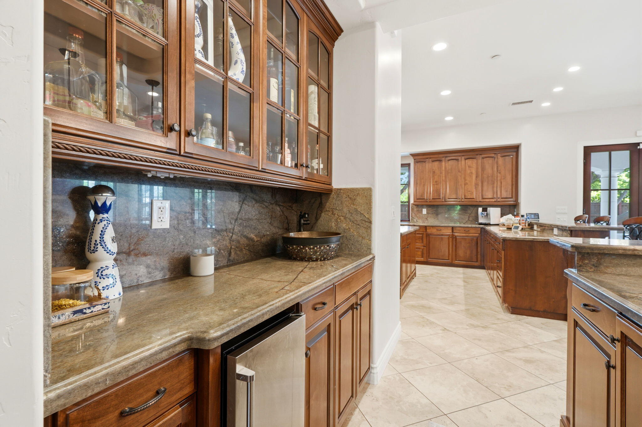 3939 W W Robinwood Ct, Visalia, CA 93291