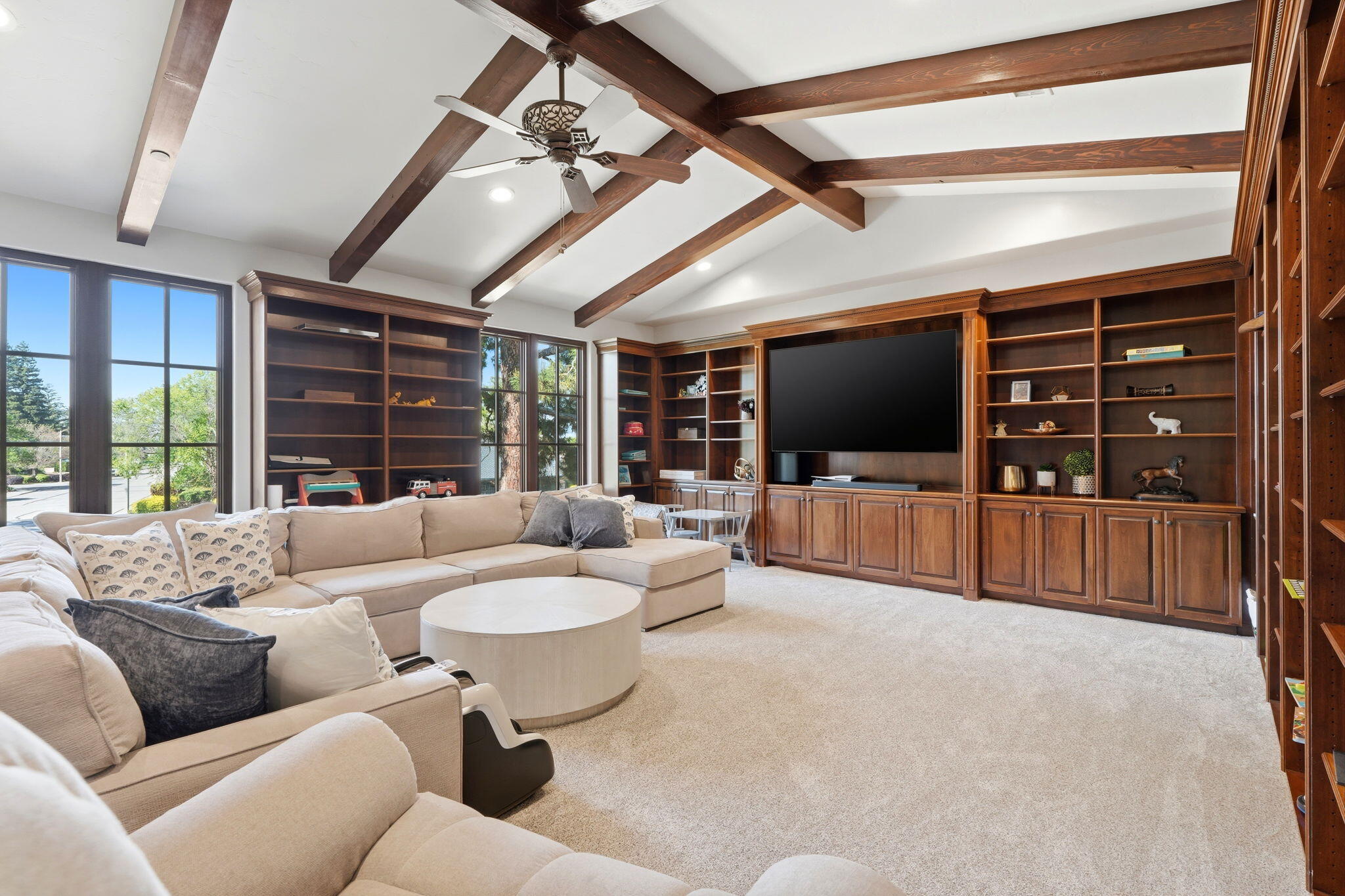 3939 W W Robinwood Ct, Visalia, CA 93291