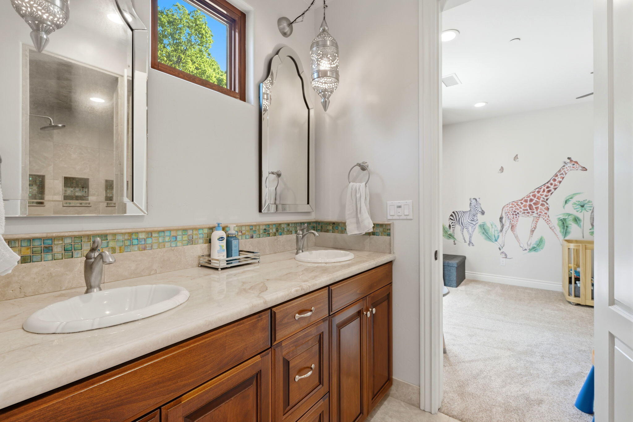 3939 W W Robinwood Ct, Visalia, CA 93291