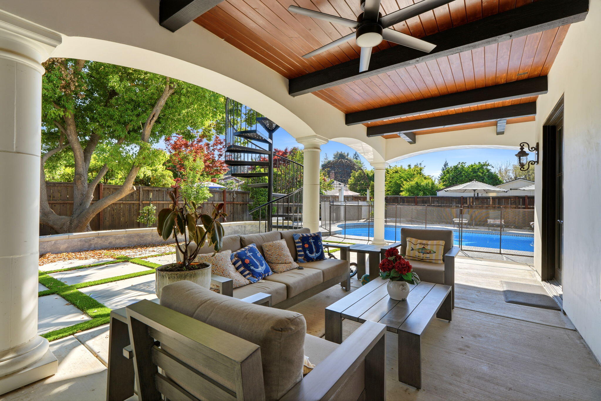 3939 W W Robinwood Ct, Visalia, CA 93291