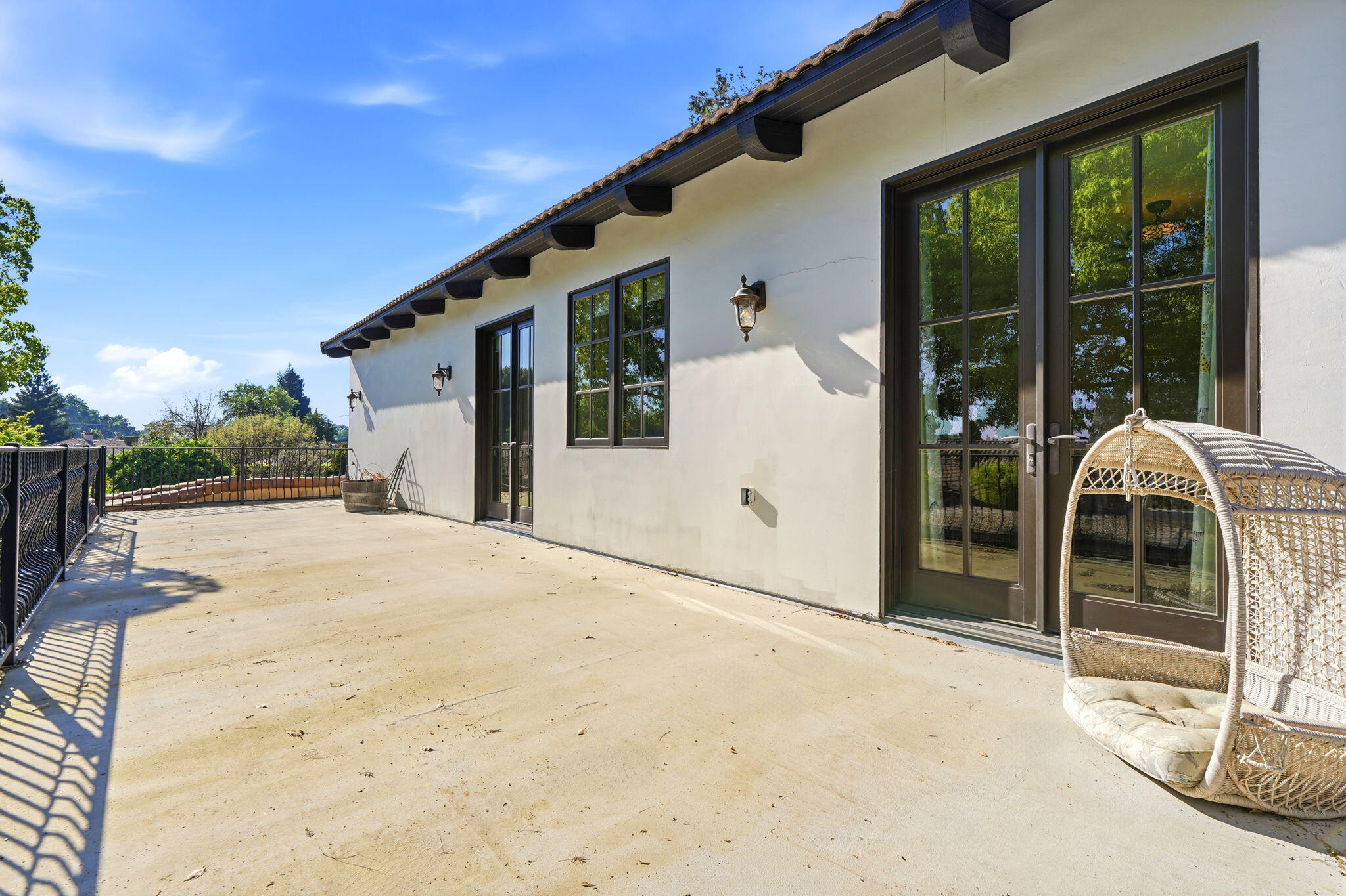 3939 W W Robinwood Ct, Visalia, CA 93291