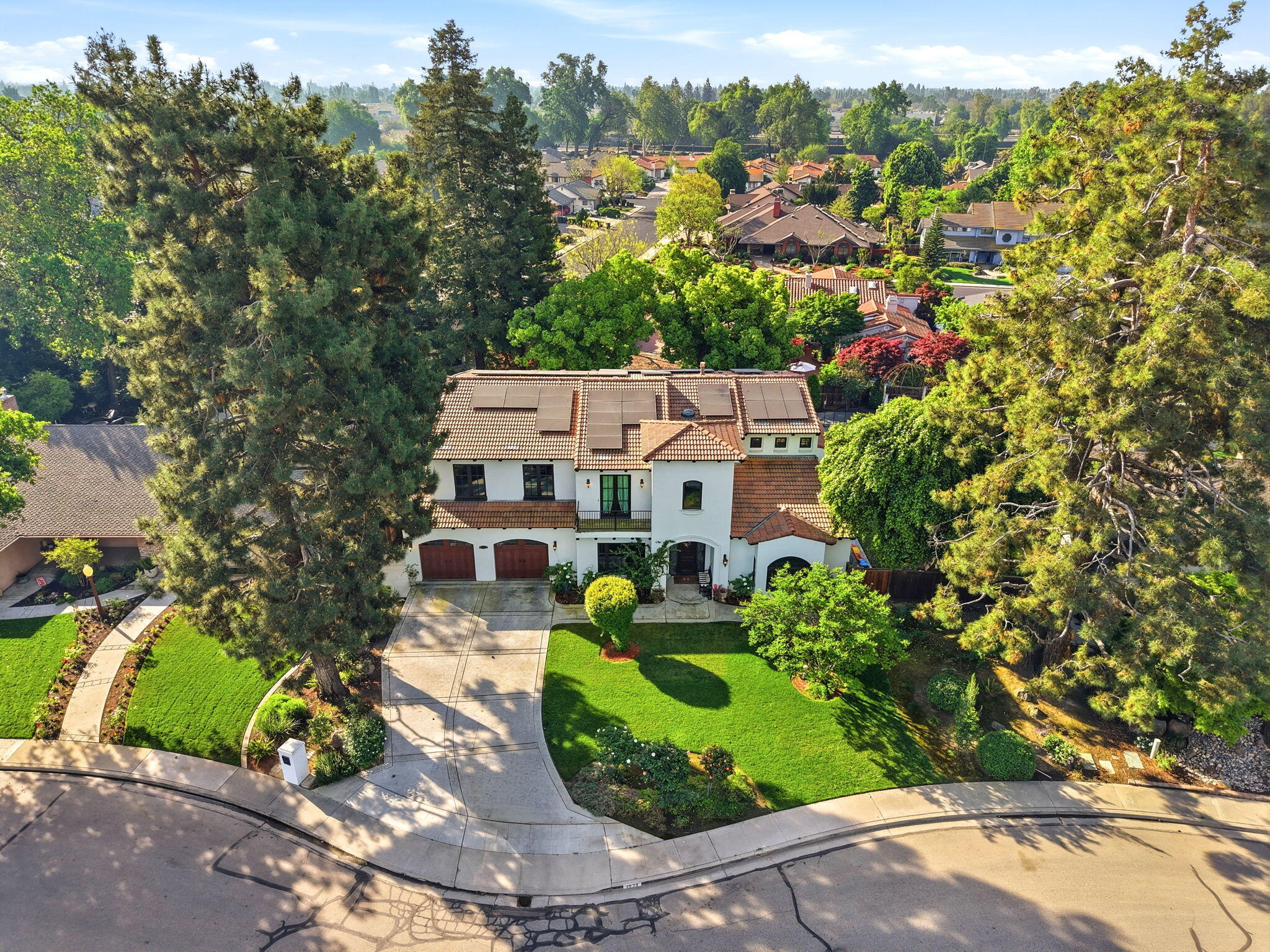 3939 W W Robinwood Ct, Visalia, CA 93291