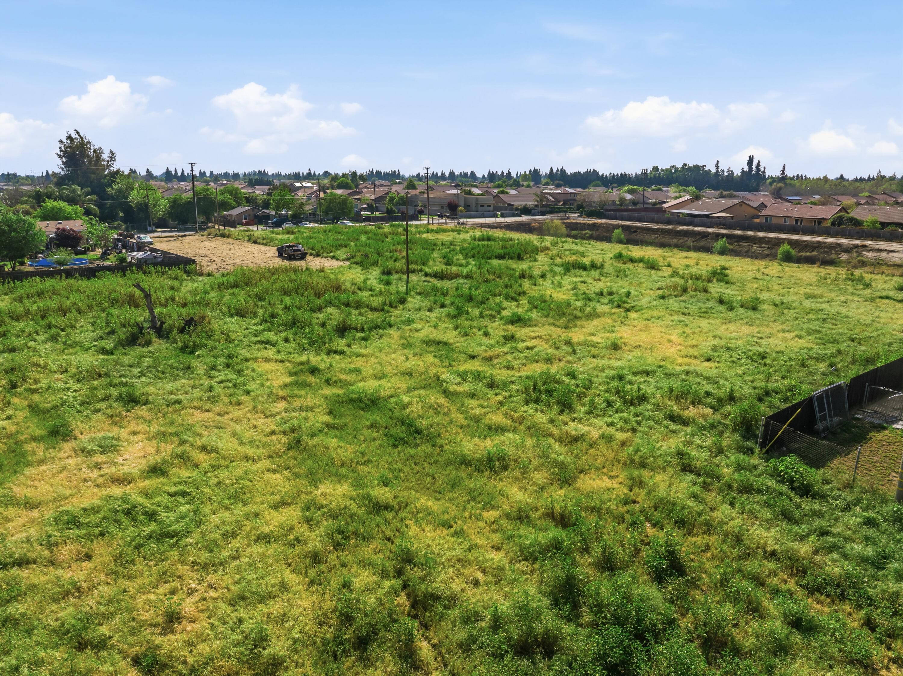 2705 S Burke St, Visalia, CA 93292