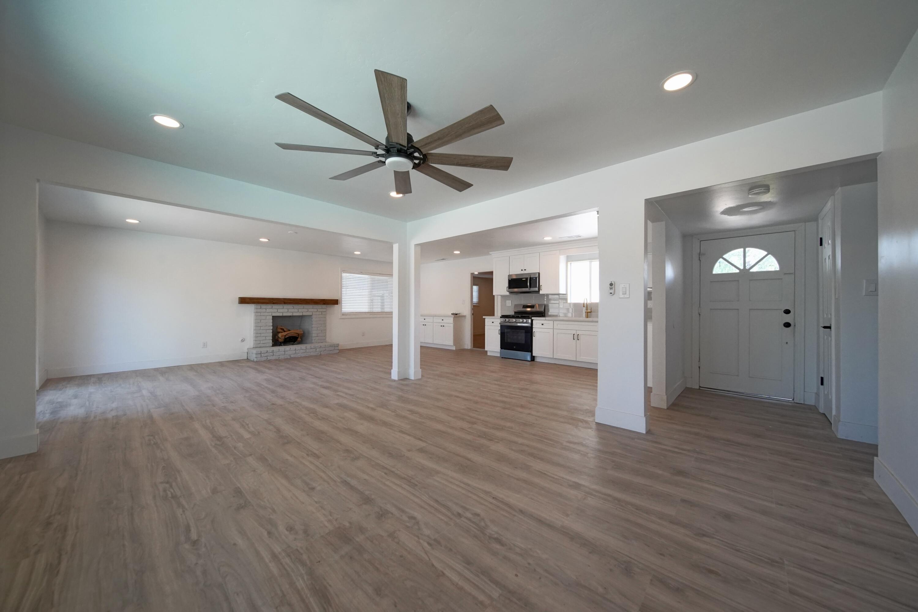 1690 W Kanai Ave, Porterville, CA 93257