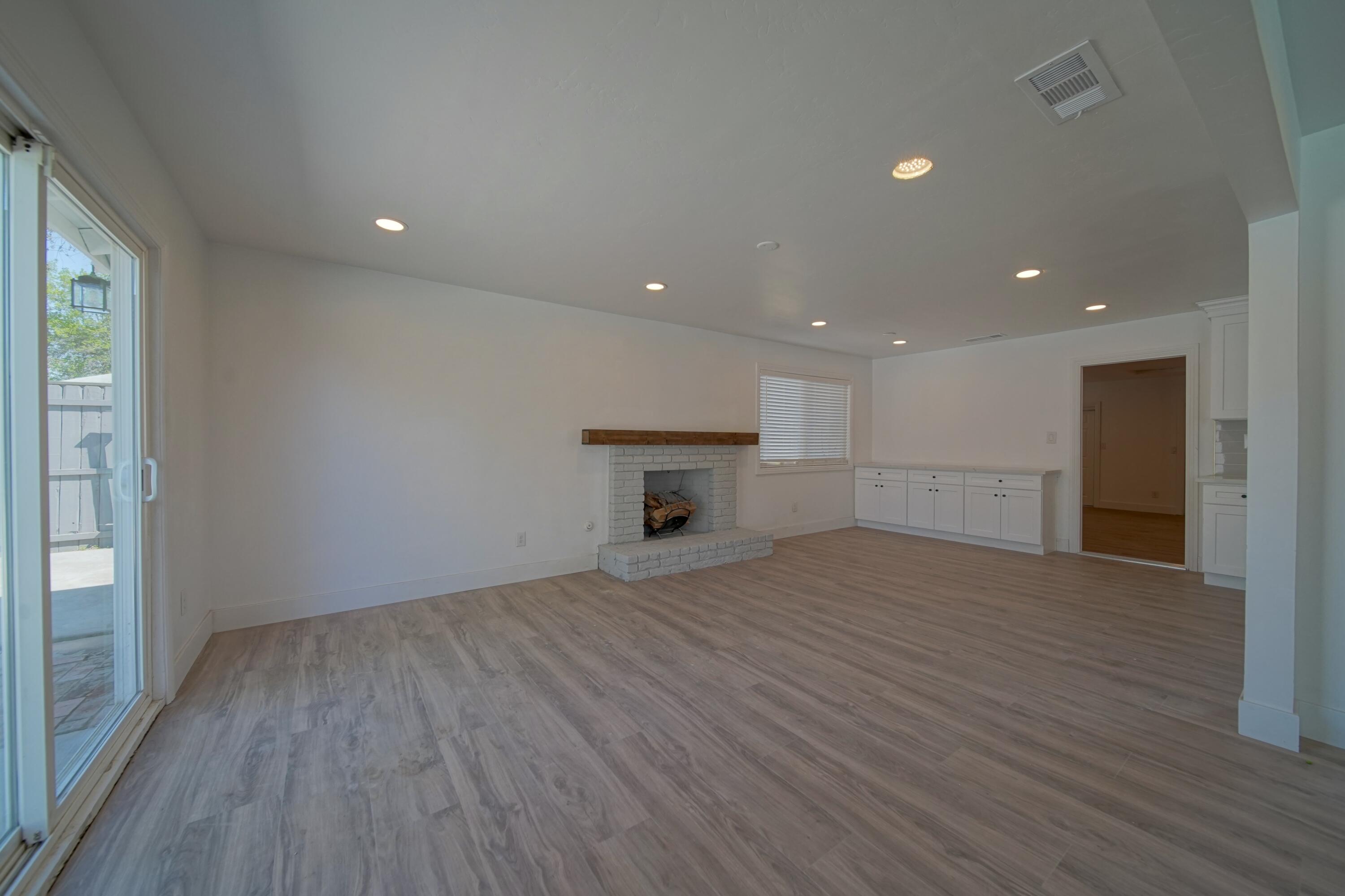 1690 W Kanai Ave, Porterville, CA 93257