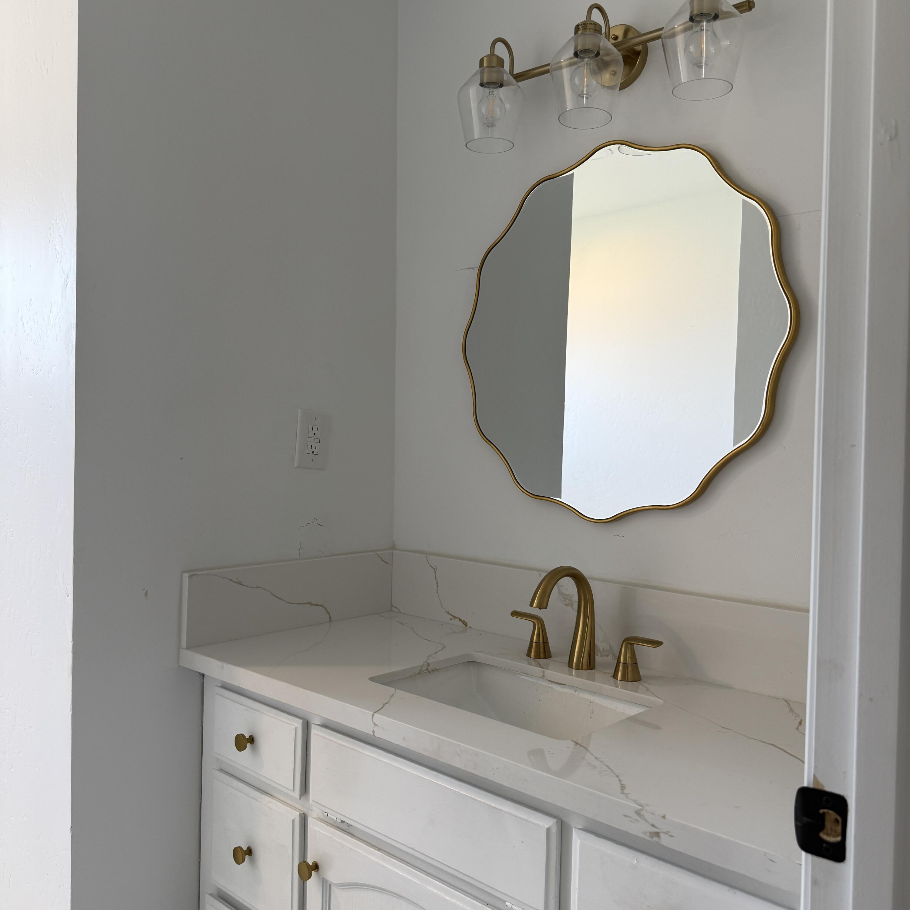 1690 W Kanai Ave, Porterville, CA 93257