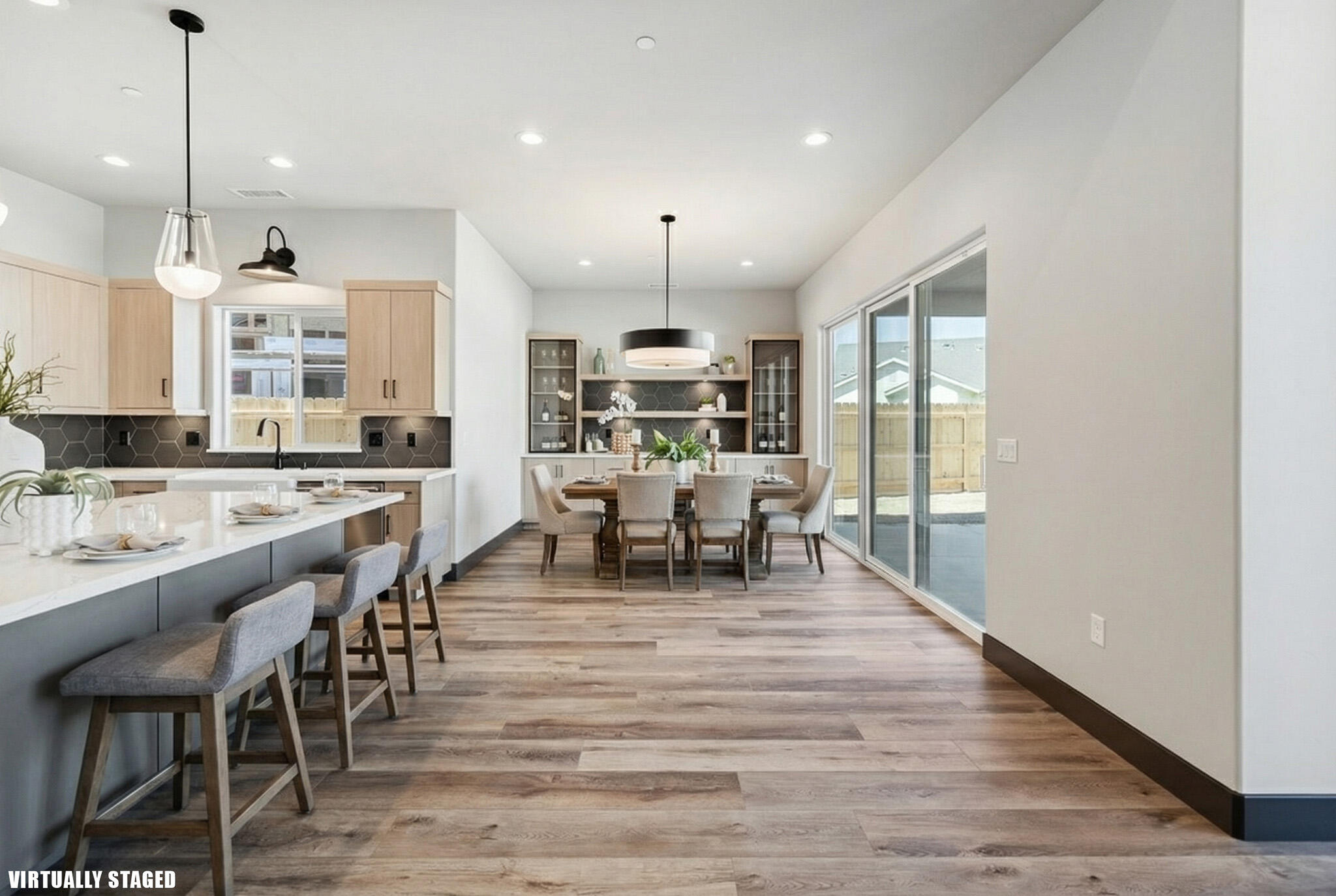 2838 Hidden Cove, Tulare, CA 93274