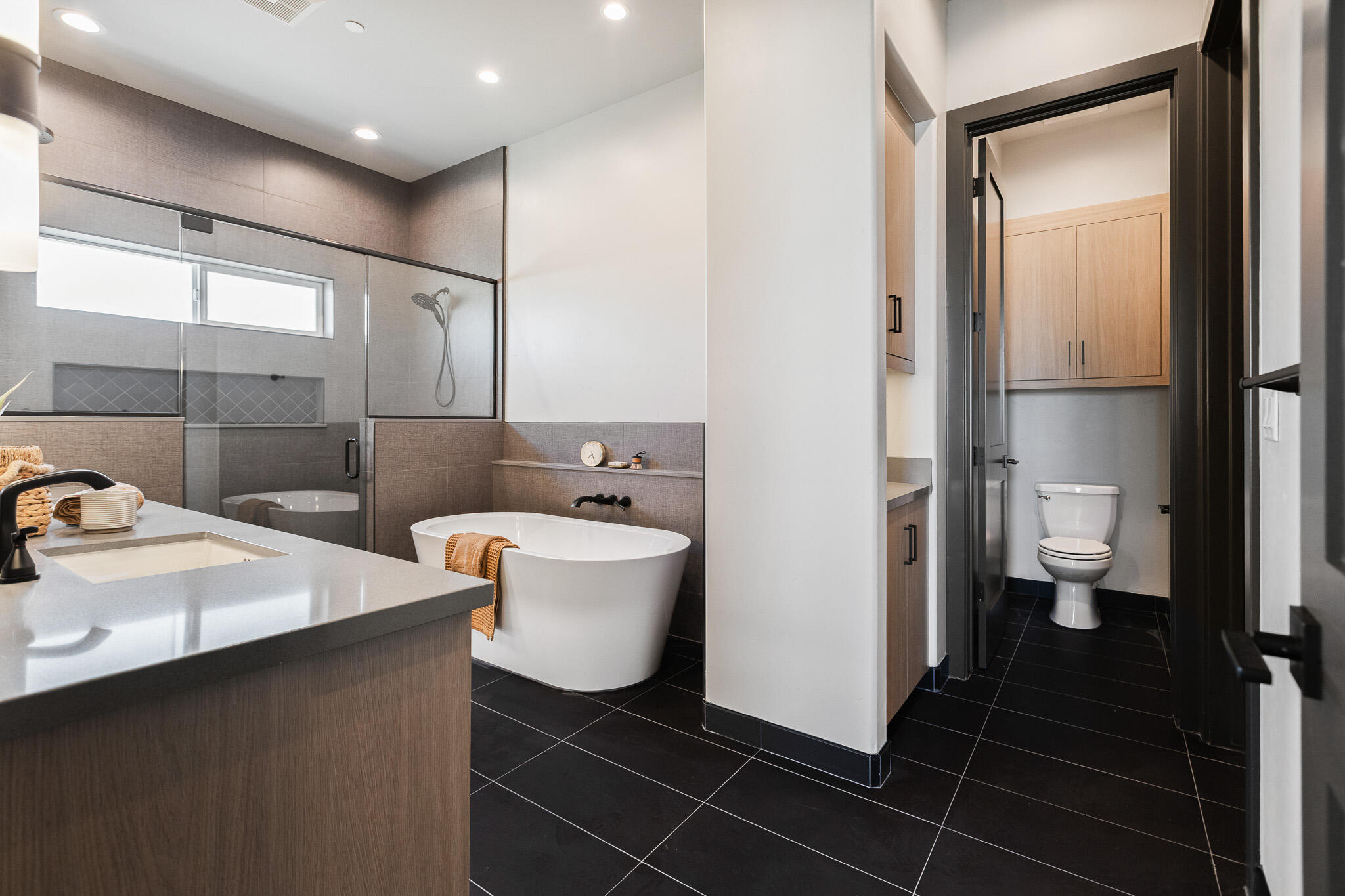 2838 Hidden Cove, Tulare, CA 93274