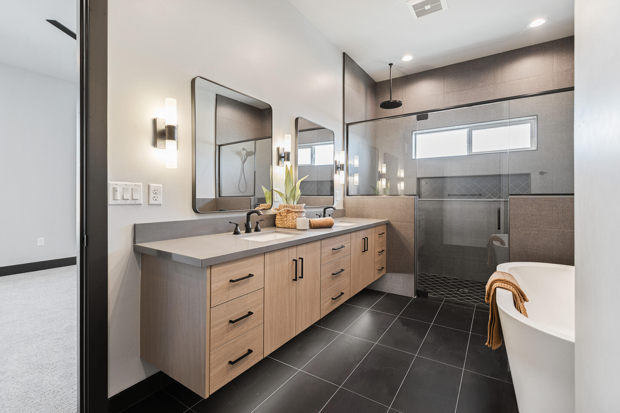 2838 Hidden Cove, Tulare, CA 93274