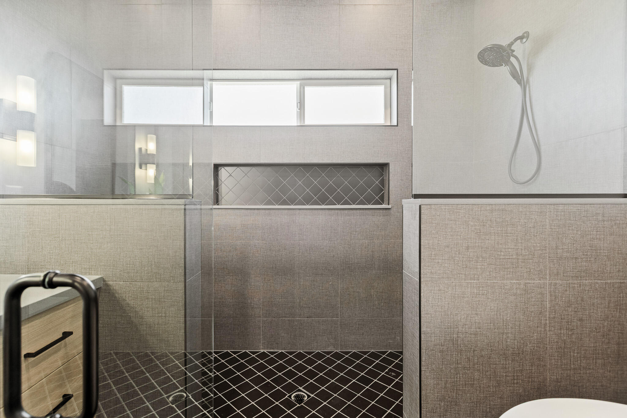 2838 Hidden Cove, Tulare, CA 93274