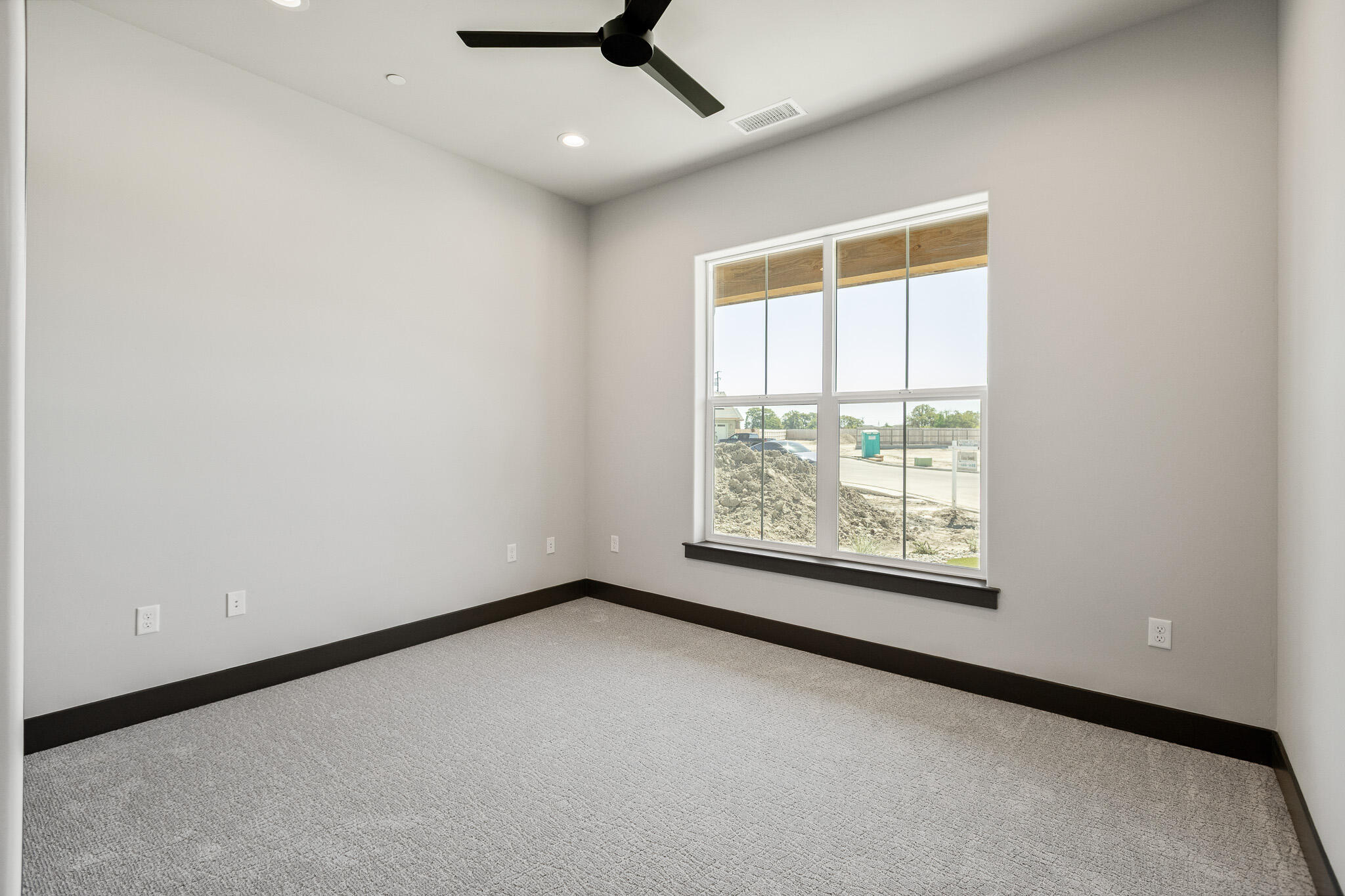 2838 Hidden Cove, Tulare, CA 93274