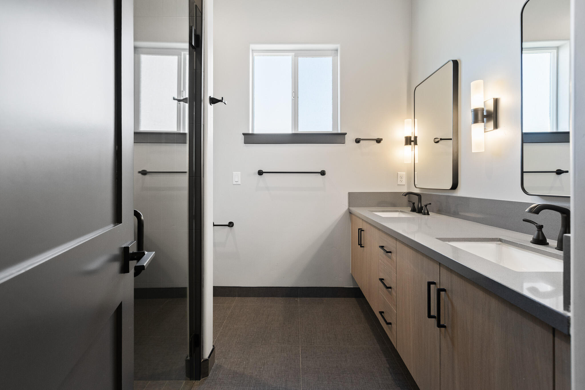 2838 Hidden Cove, Tulare, CA 93274