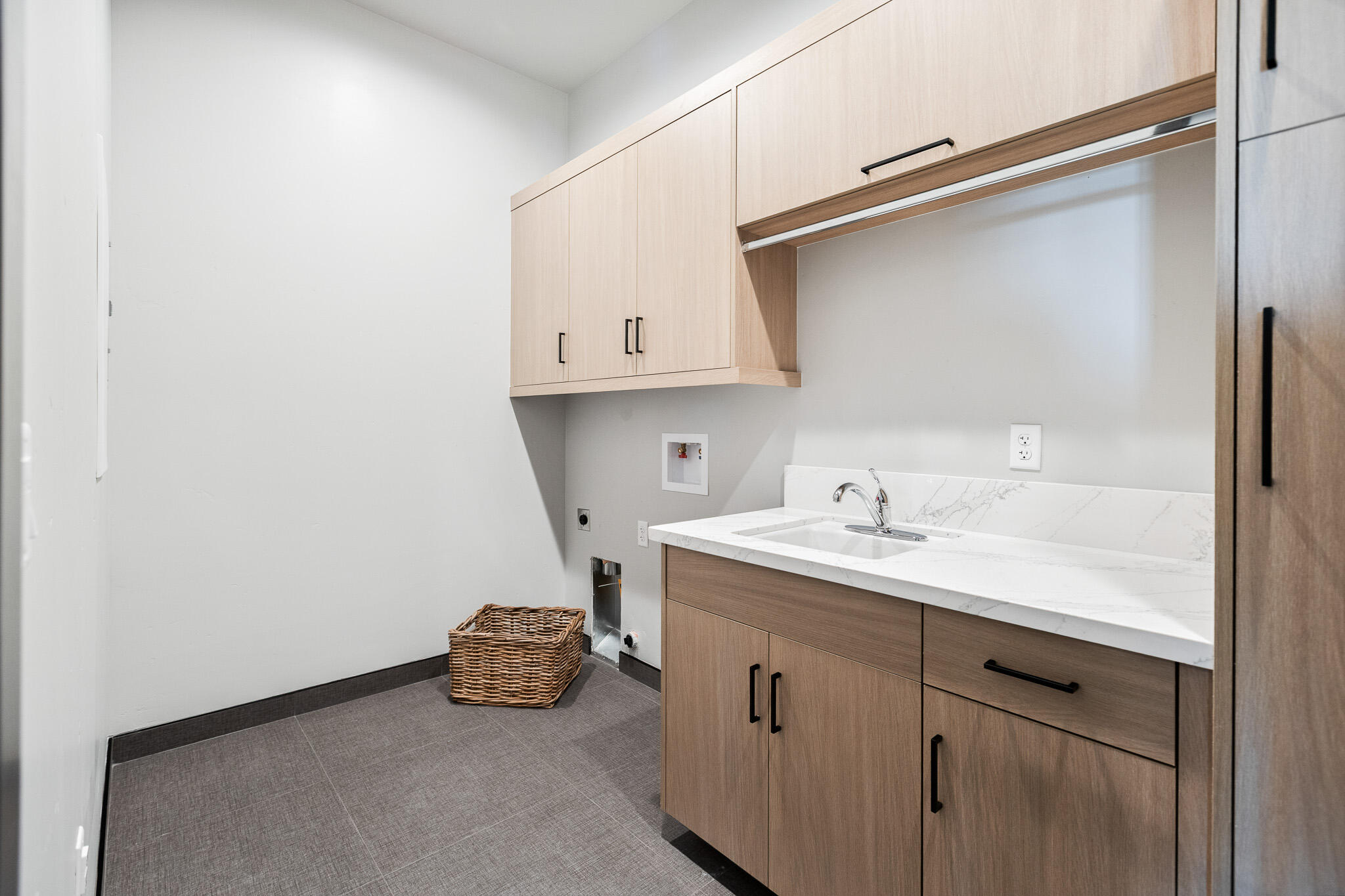 2838 Hidden Cove, Tulare, CA 93274