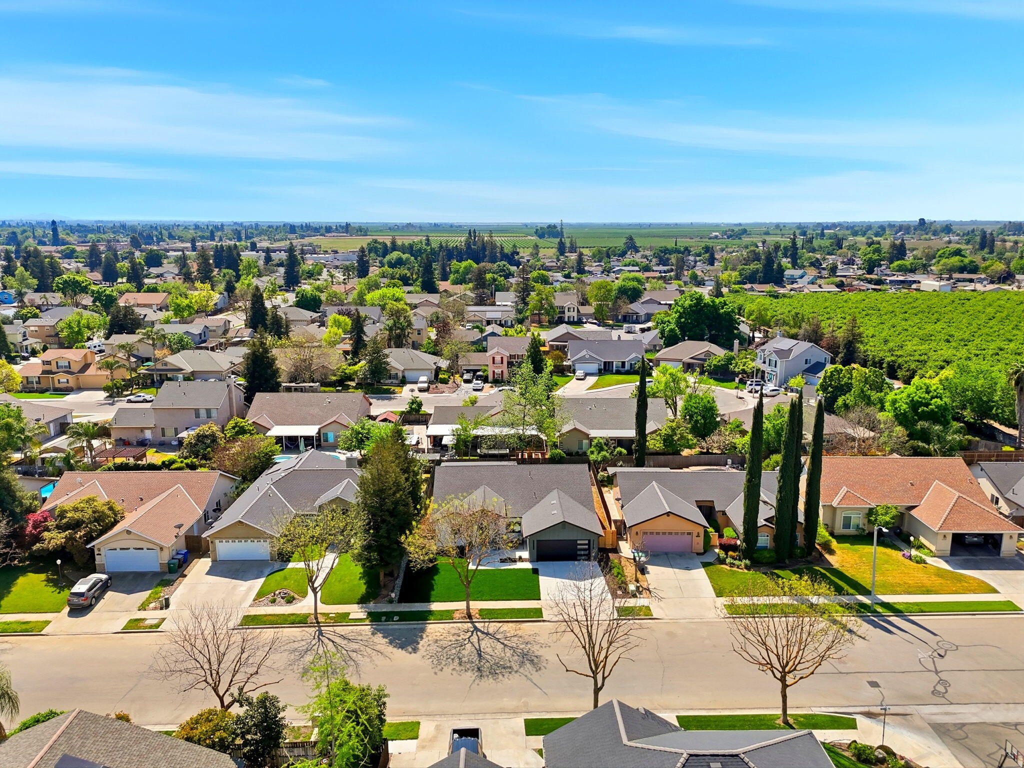 1370 Meadow Ave, Exeter, CA 93221