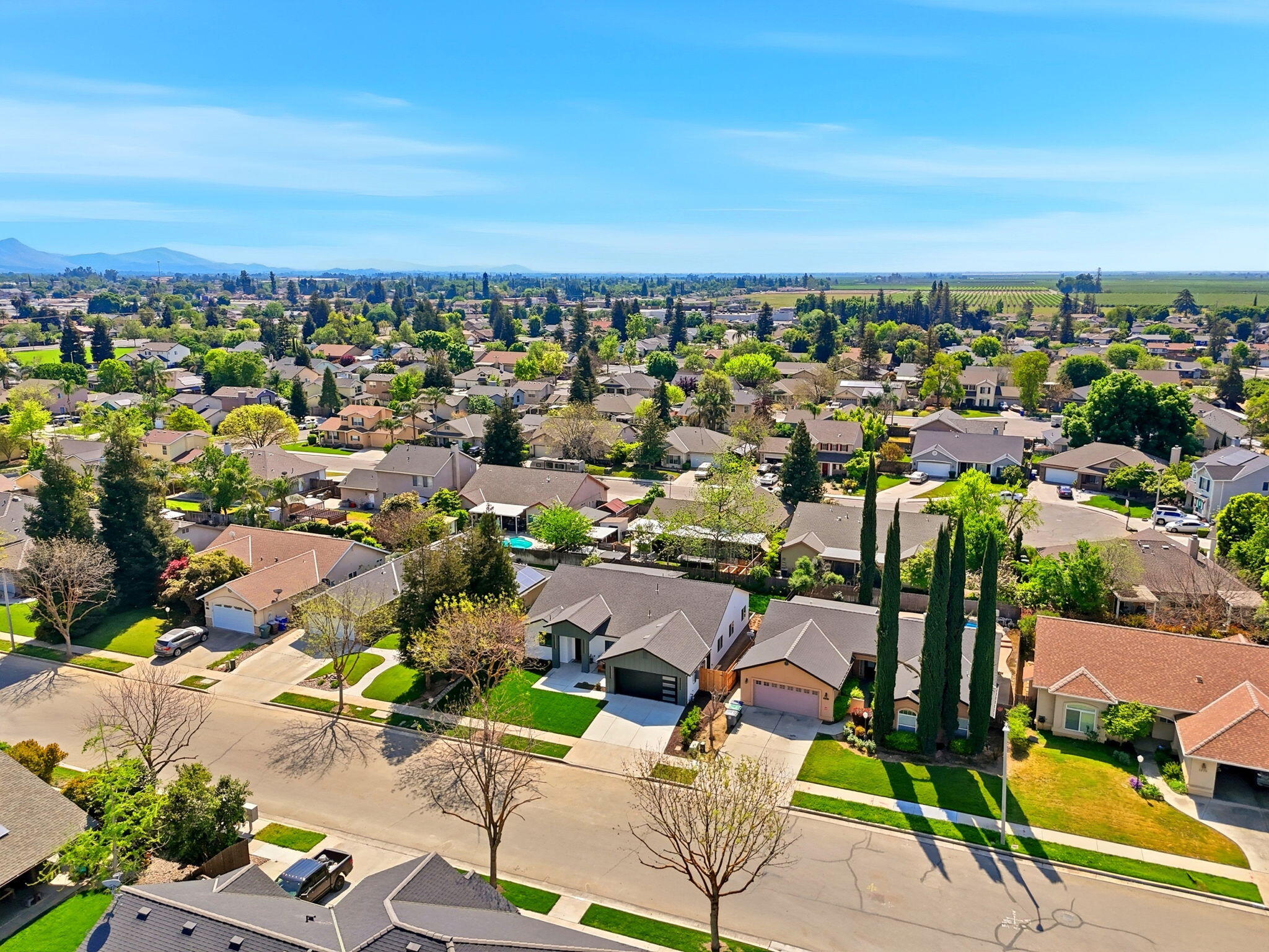 1370 Meadow Ave, Exeter, CA 93221