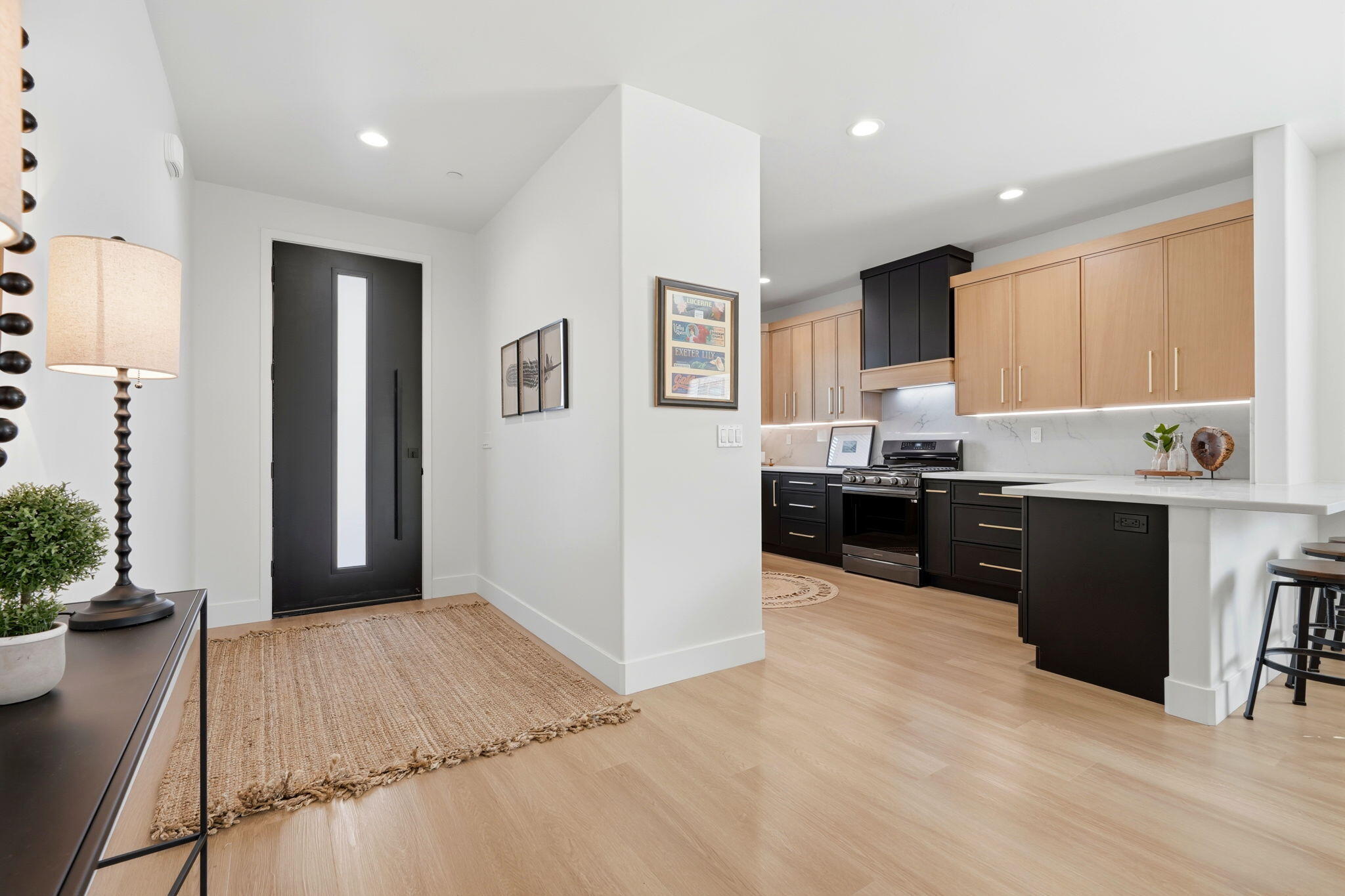 1370 Meadow Ave, Exeter, CA 93221