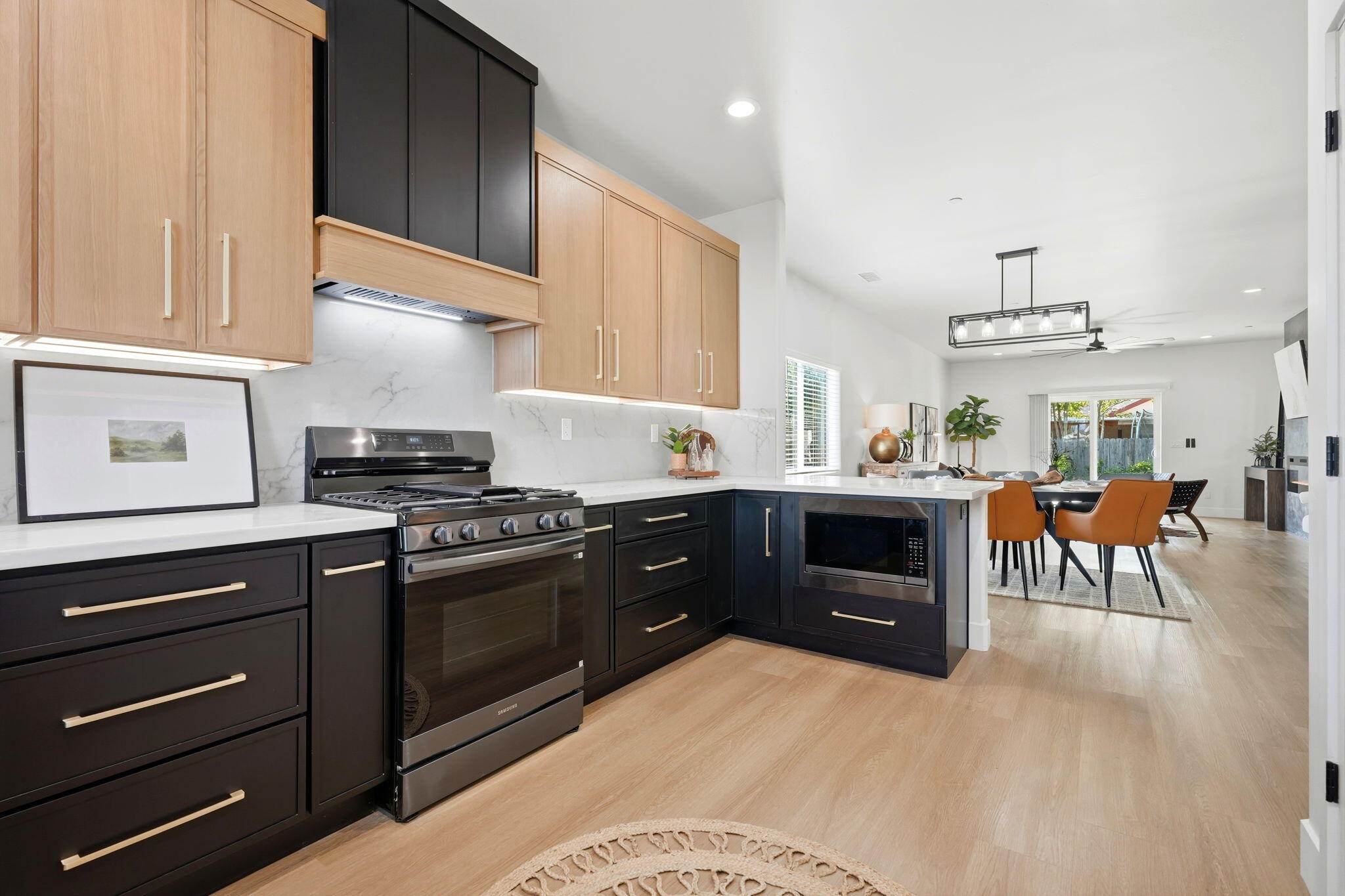 1370 Meadow Ave, Exeter, CA 93221