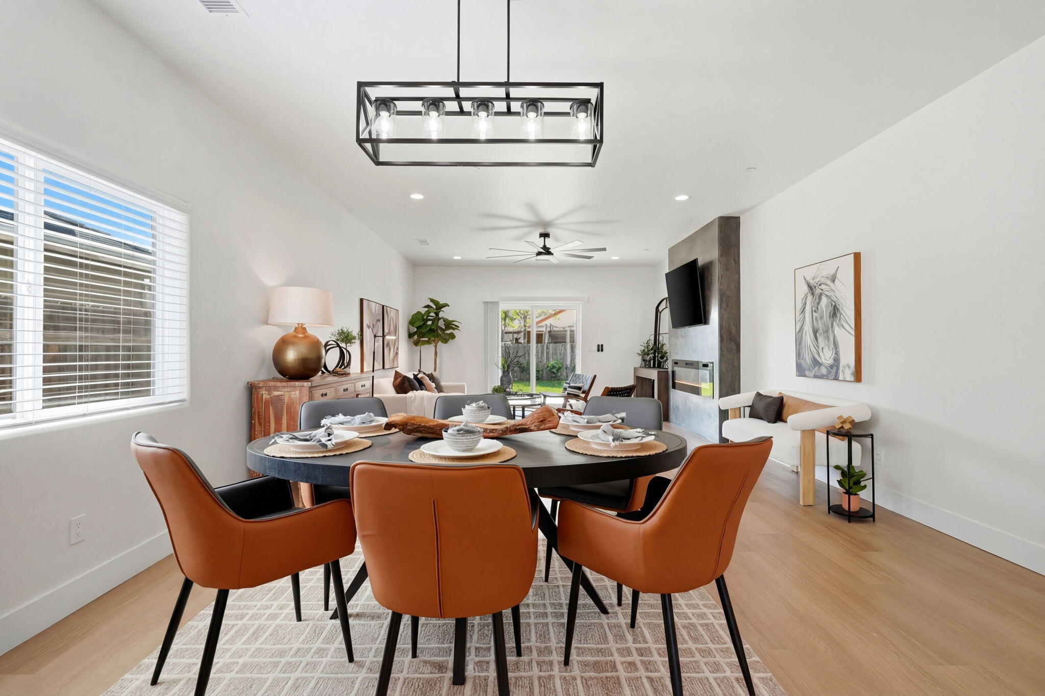 1370 Meadow Ave, Exeter, CA 93221