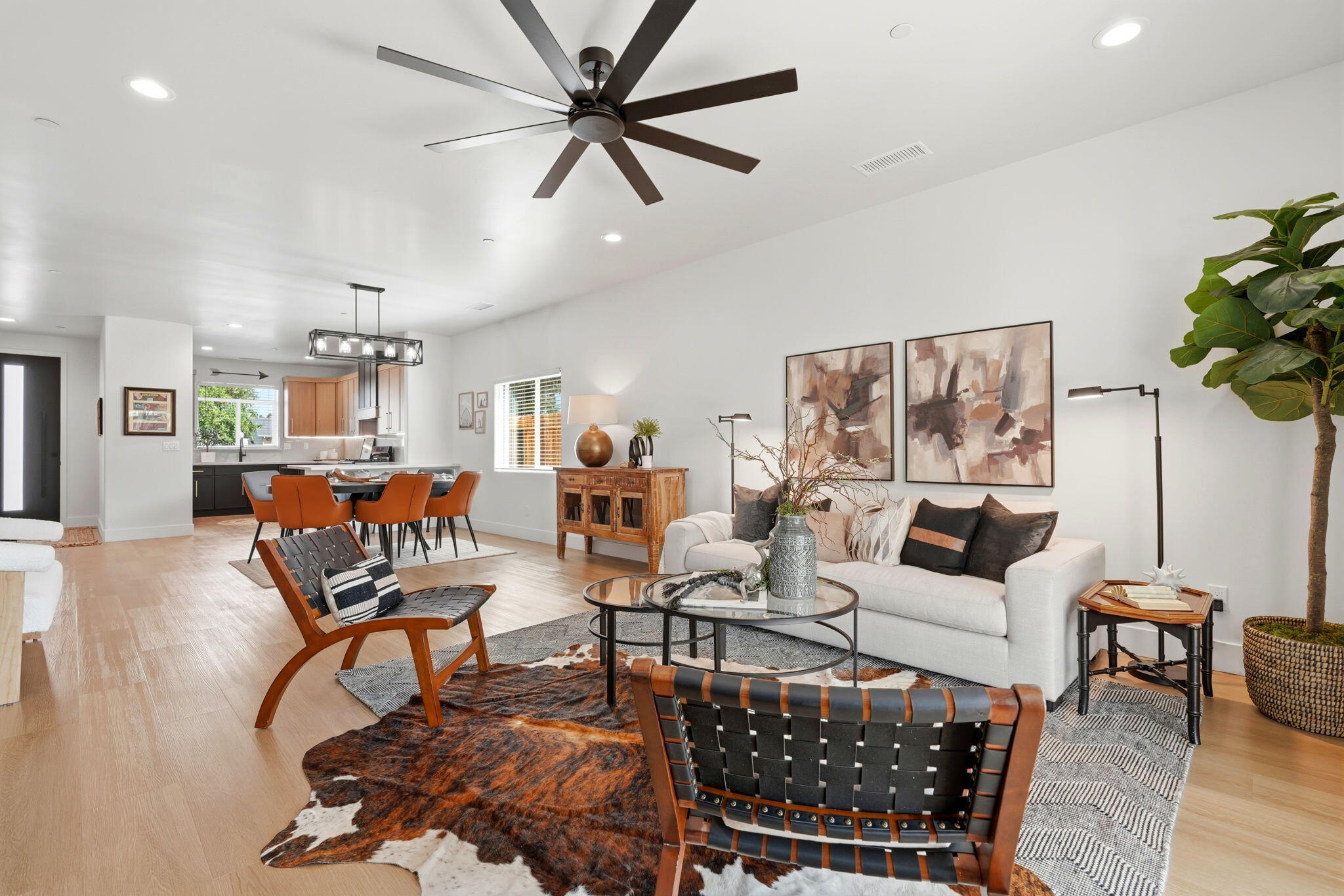 1370 Meadow Ave, Exeter, CA 93221