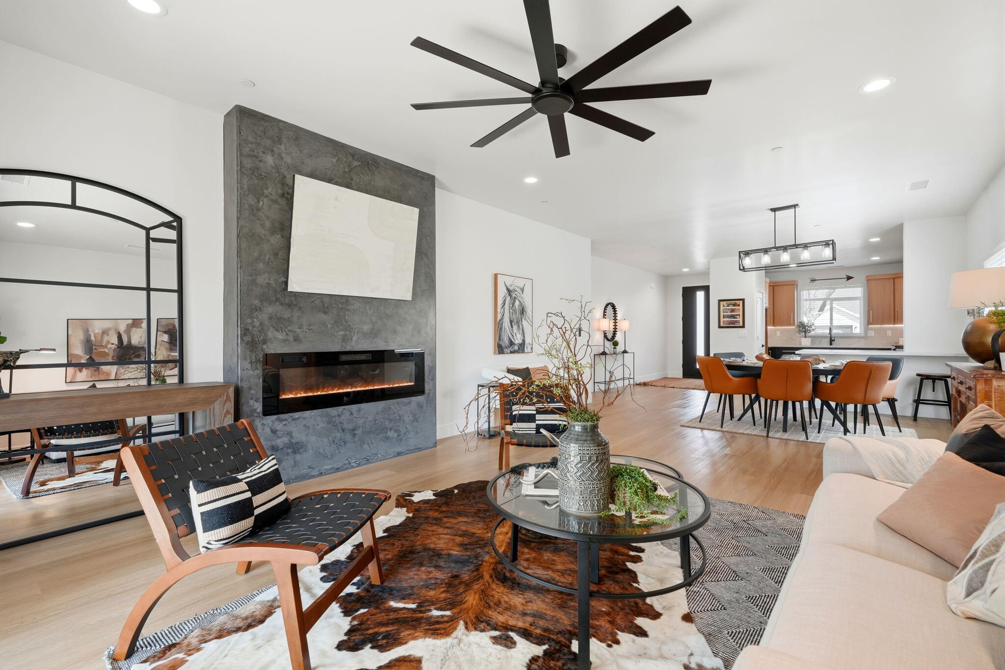 1370 Meadow Ave, Exeter, CA 93221