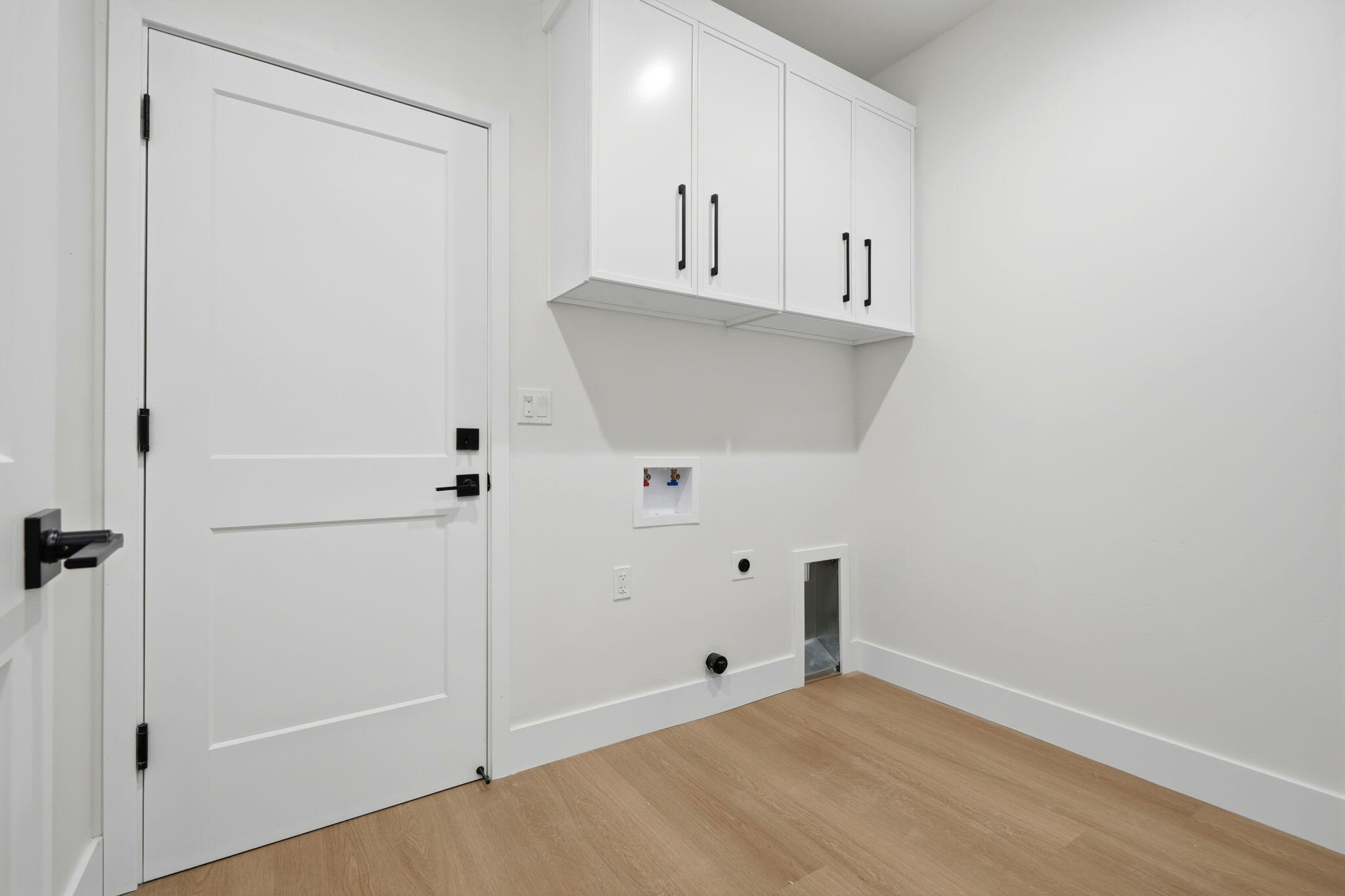 1370 Meadow Ave, Exeter, CA 93221