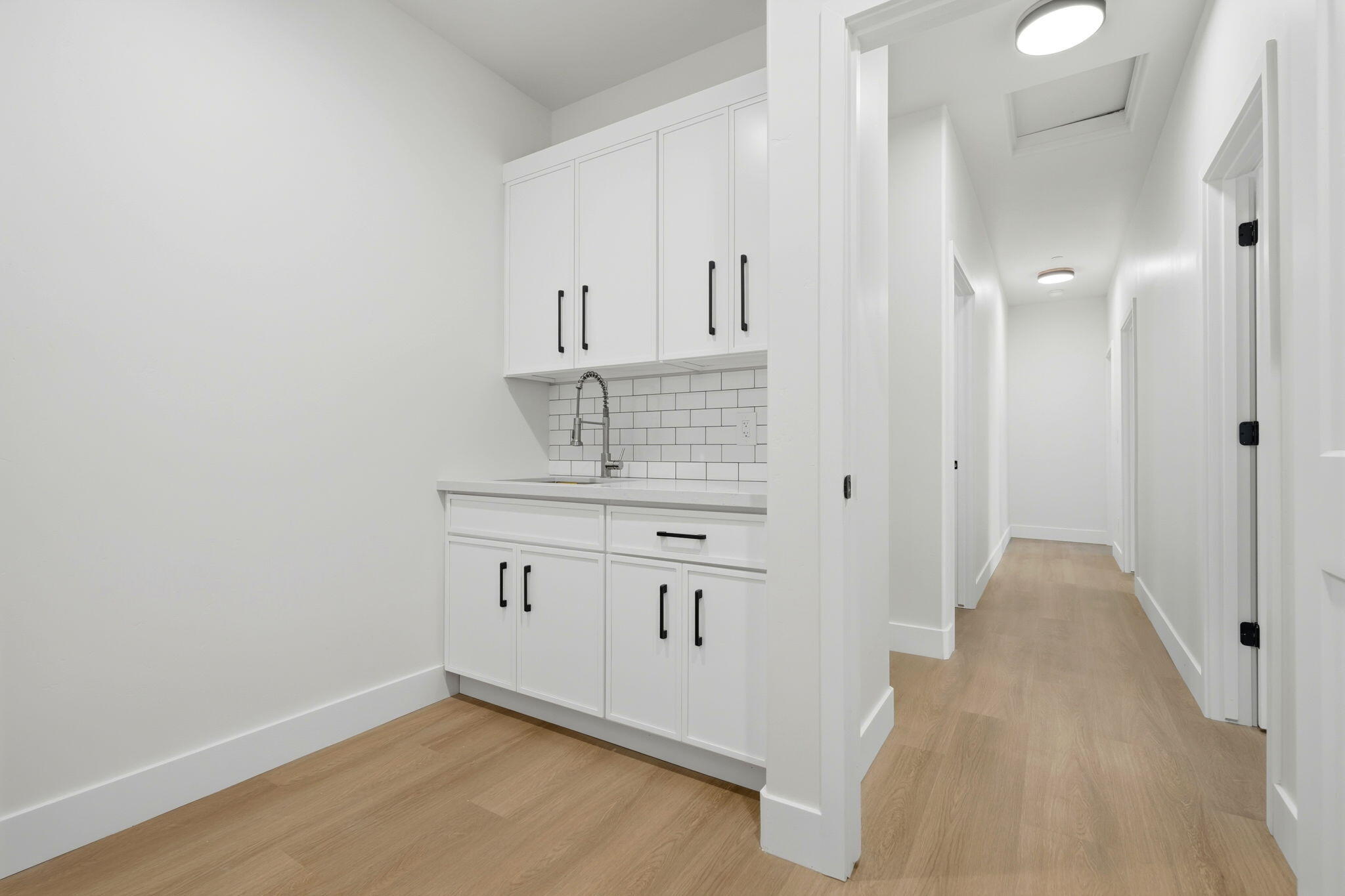 1370 Meadow Ave, Exeter, CA 93221