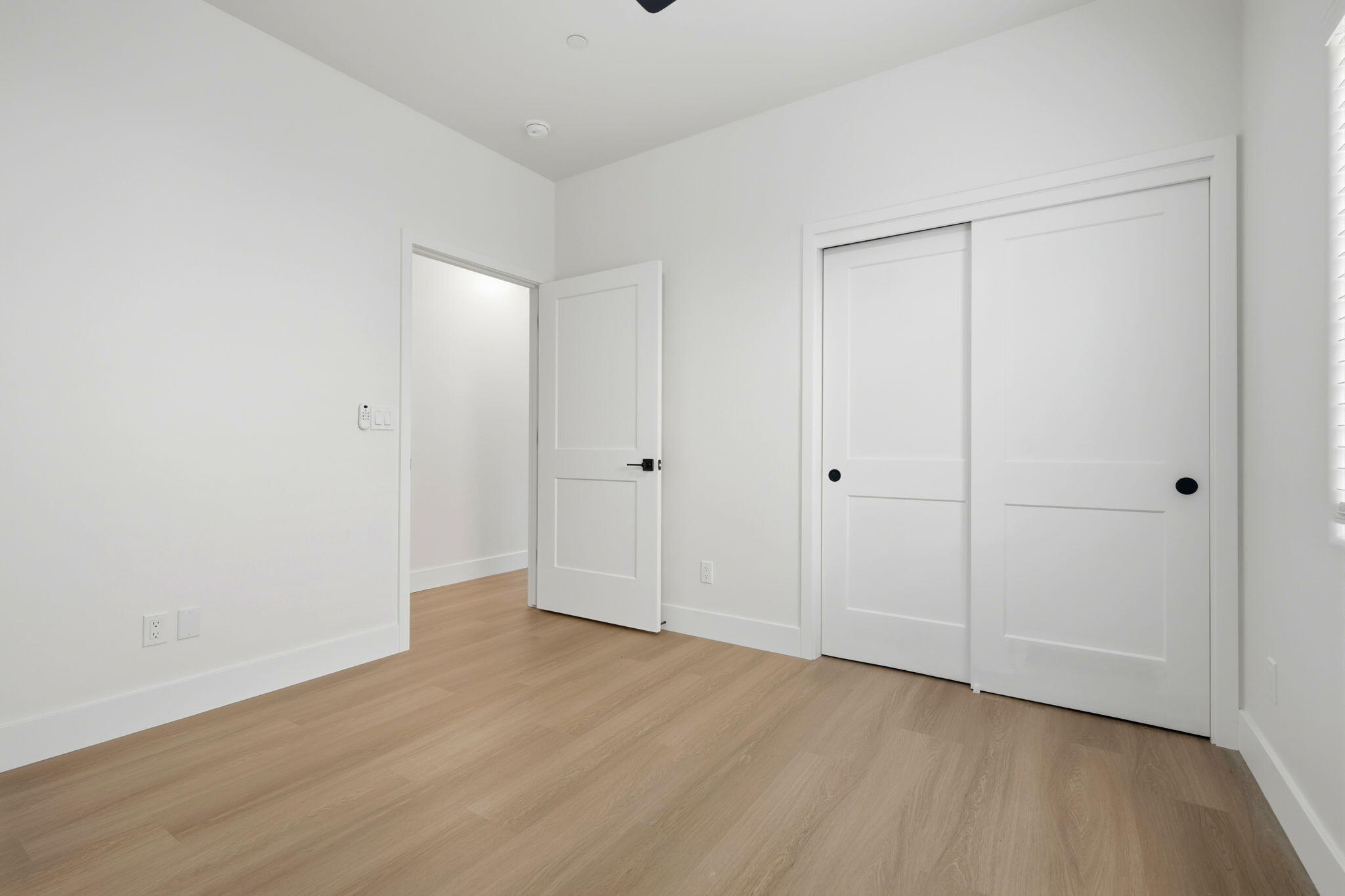 1370 Meadow Ave, Exeter, CA 93221