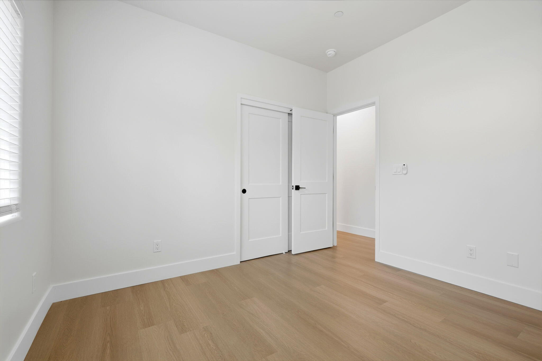 1370 Meadow Ave, Exeter, CA 93221