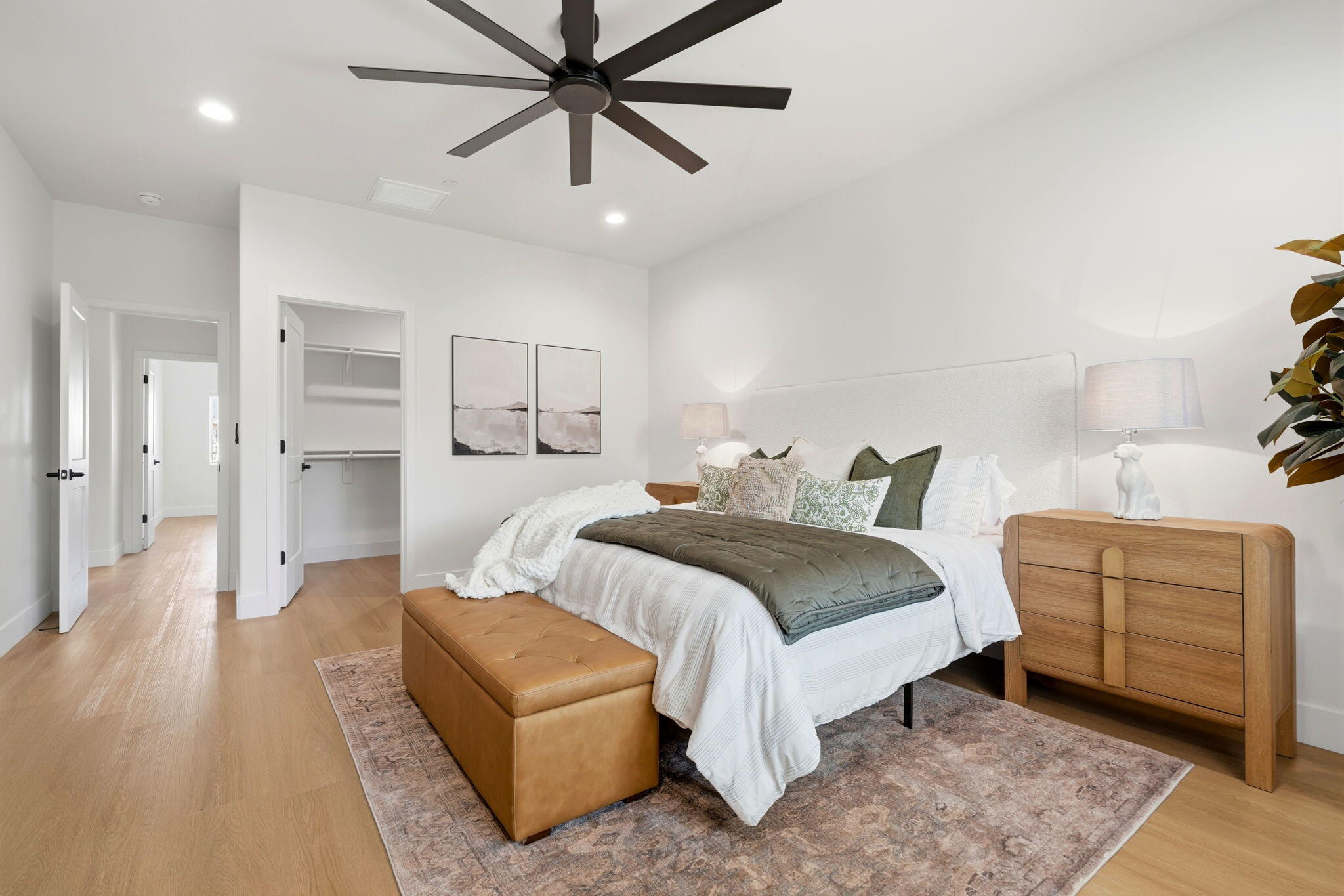 1370 Meadow Ave, Exeter, CA 93221