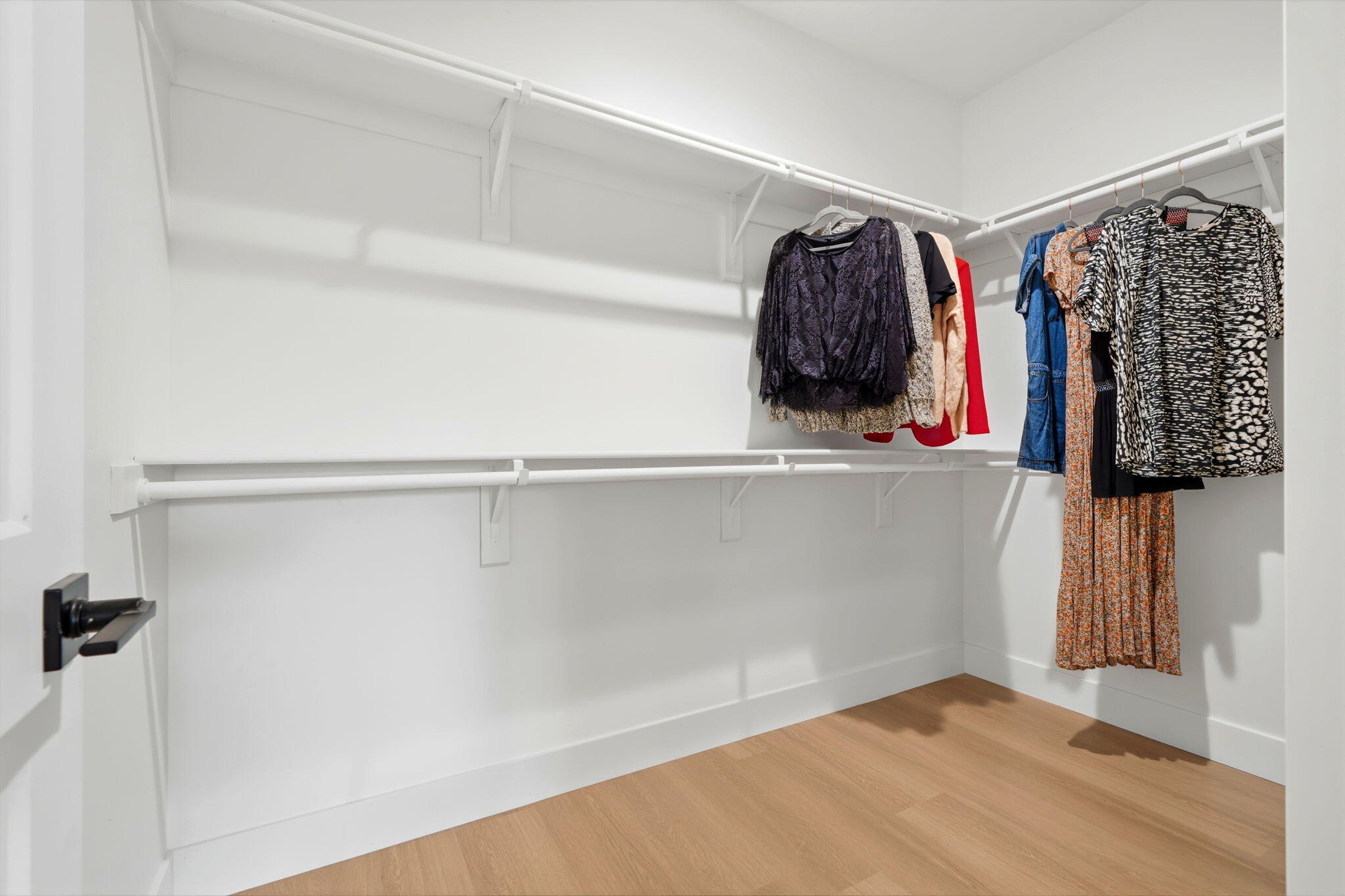 1370 Meadow Ave, Exeter, CA 93221