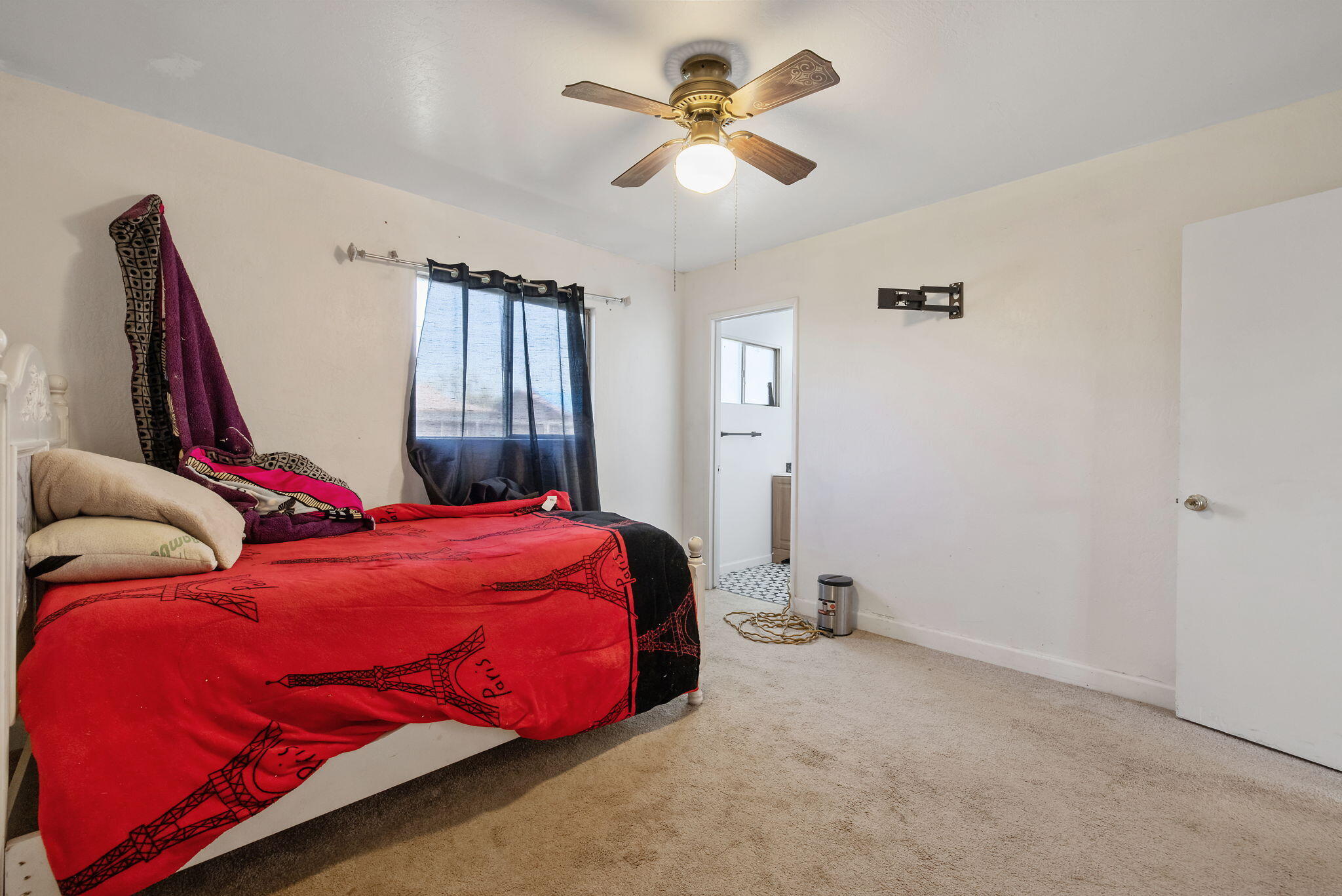 10840 Beverly Dr, Hanford, CA 93230