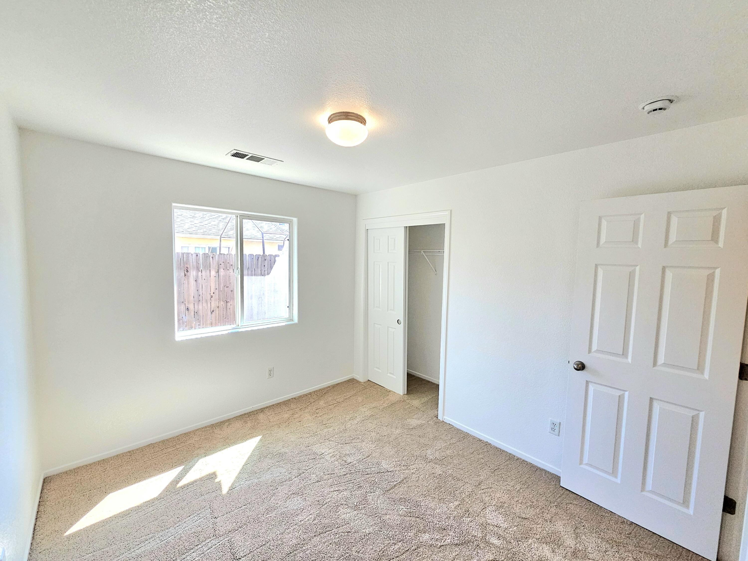 211 Yellowstone St, Tulare, CA 93274