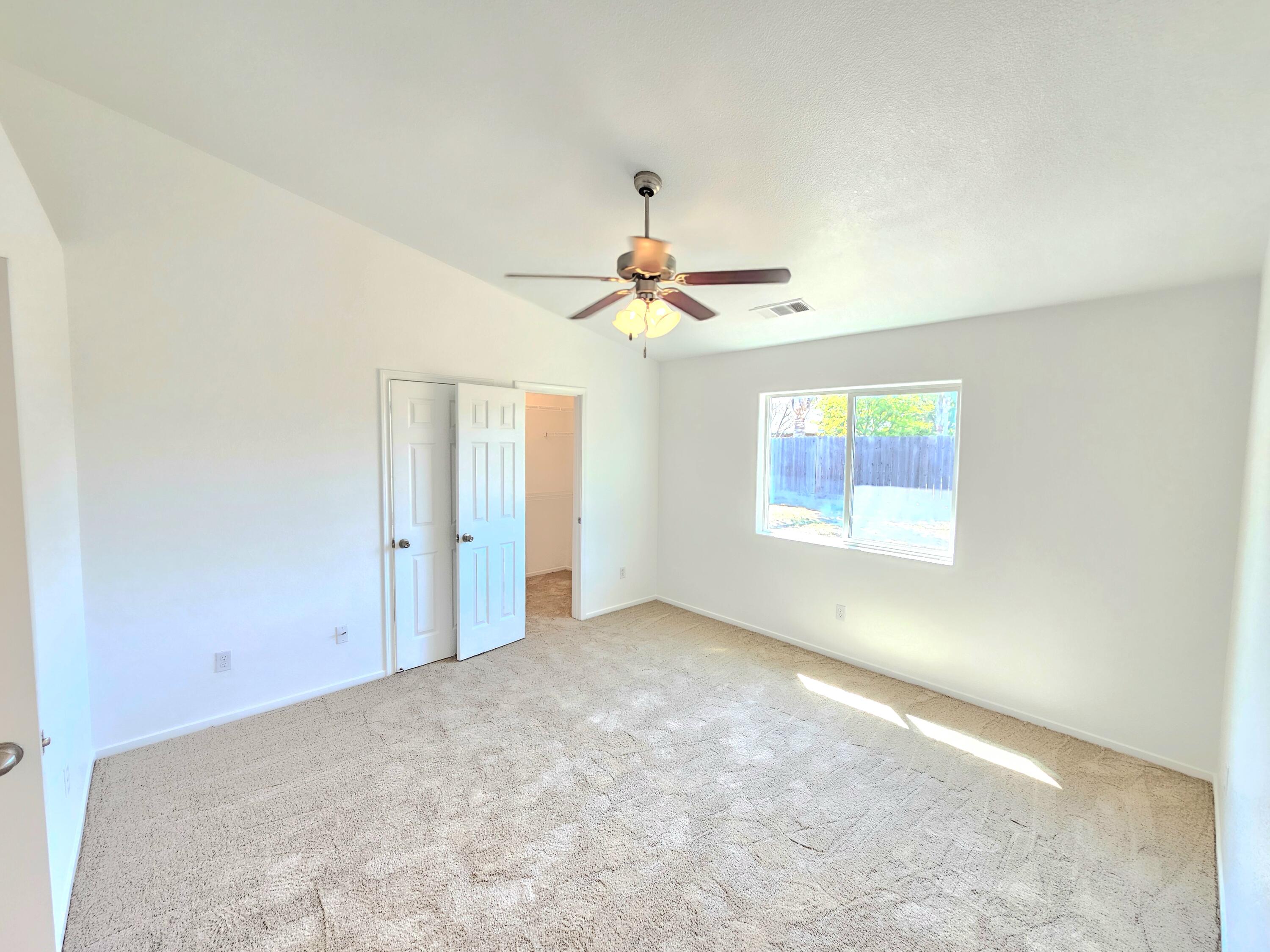 211 Yellowstone St, Tulare, CA 93274