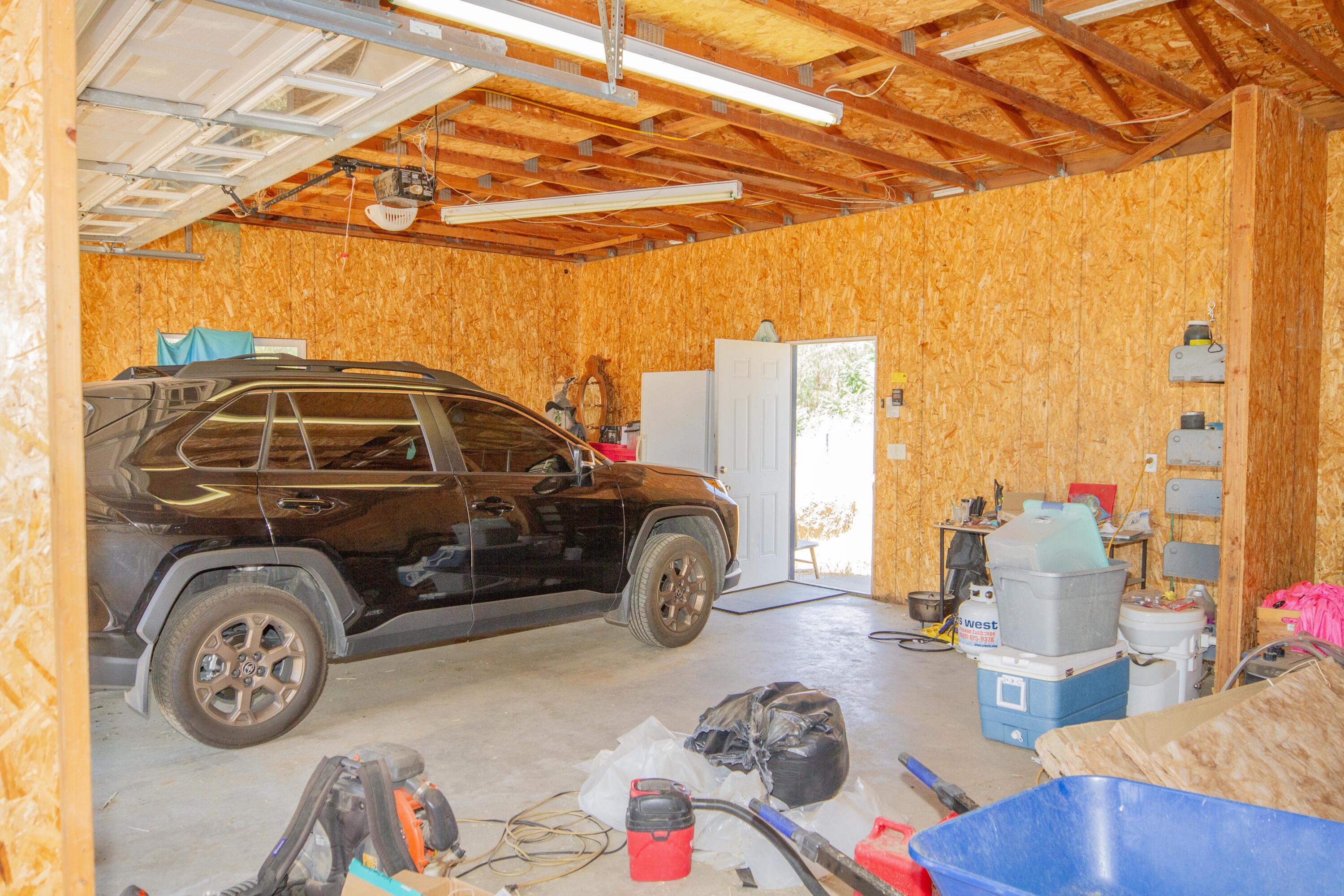 35032 George Smith Rd, Yokuts Valley, CA 93675