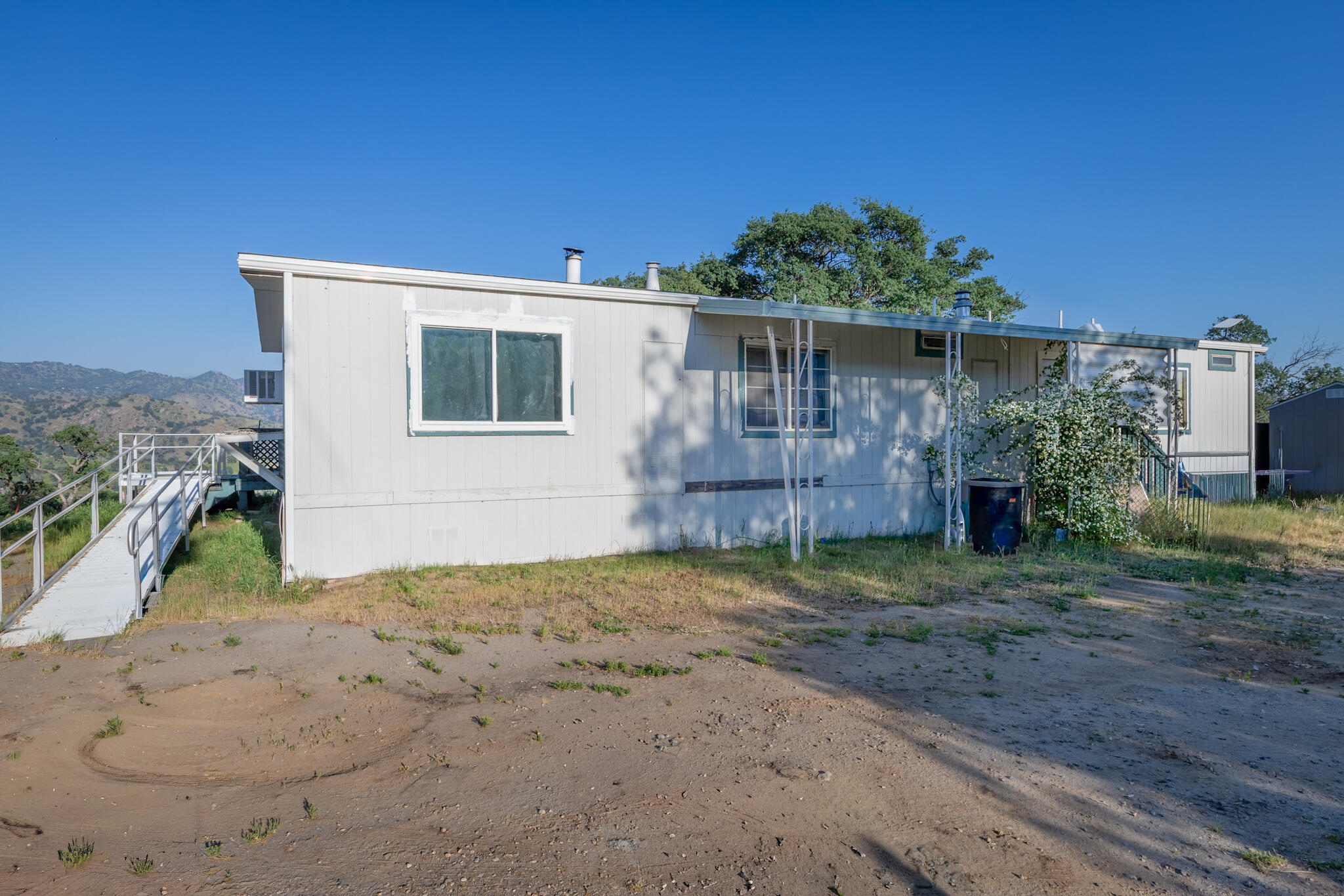 35032 George Smith Rd, Yokuts Valley, CA 93675