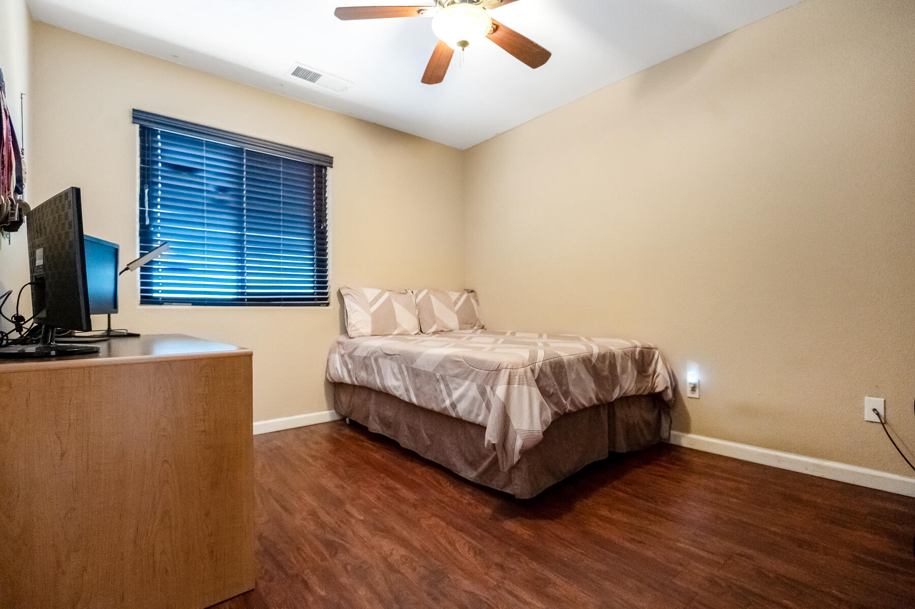 4633 W Cherry Ave, Visalia, CA 93277