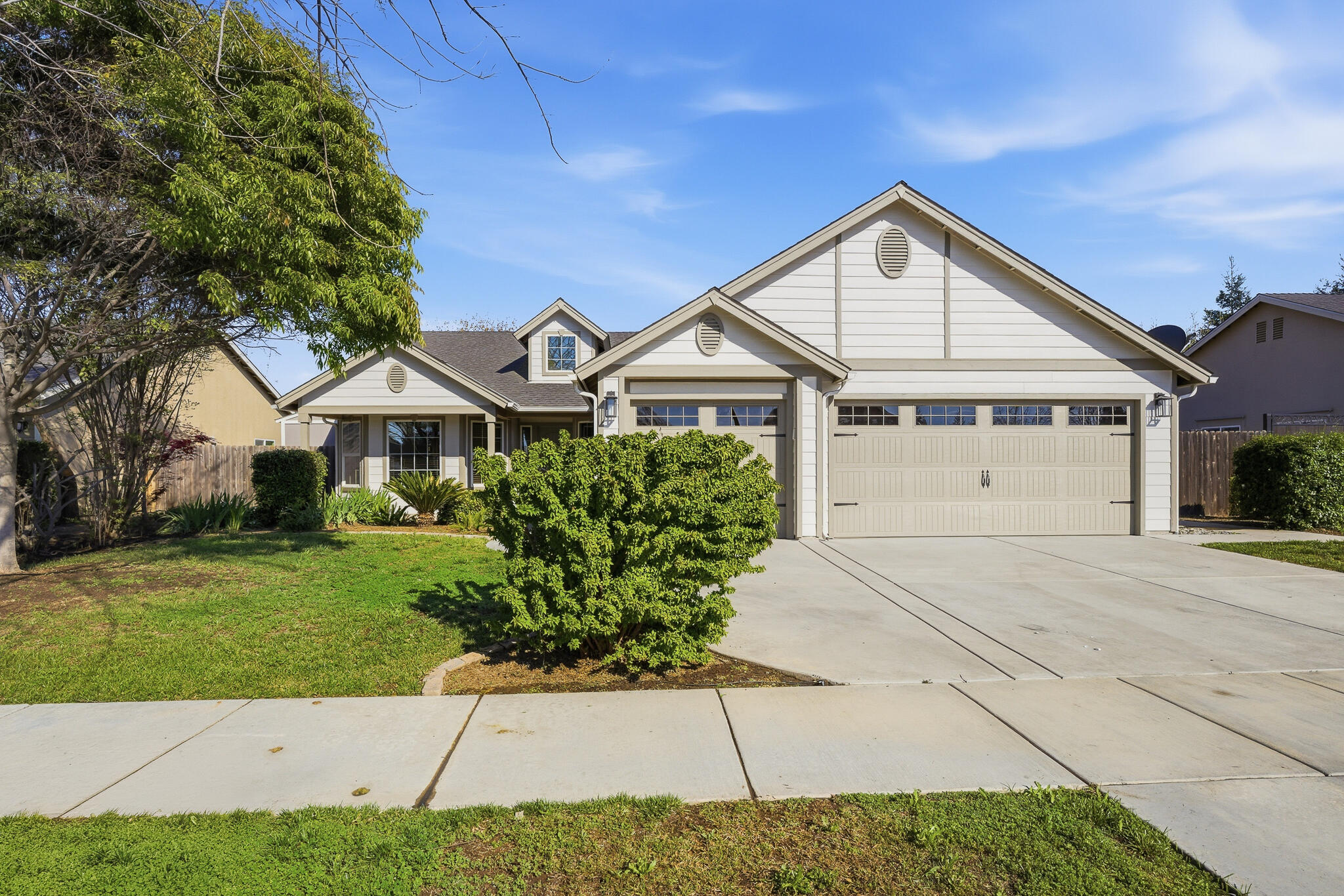 2648 N Vickie St, Visalia, CA 93291